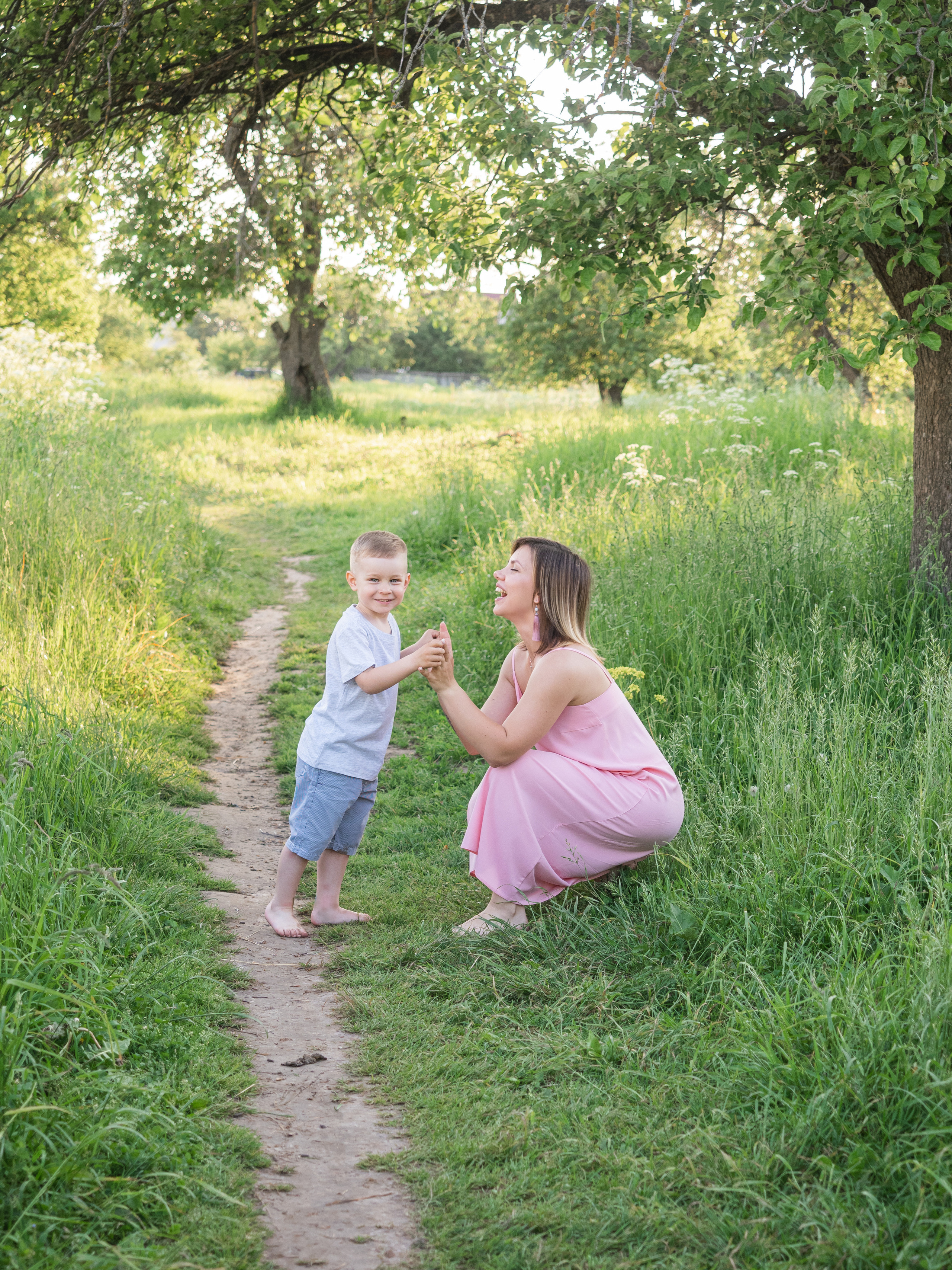 Алена с сыном. Свадебный и репортажный фотограф Элина Козырьянова