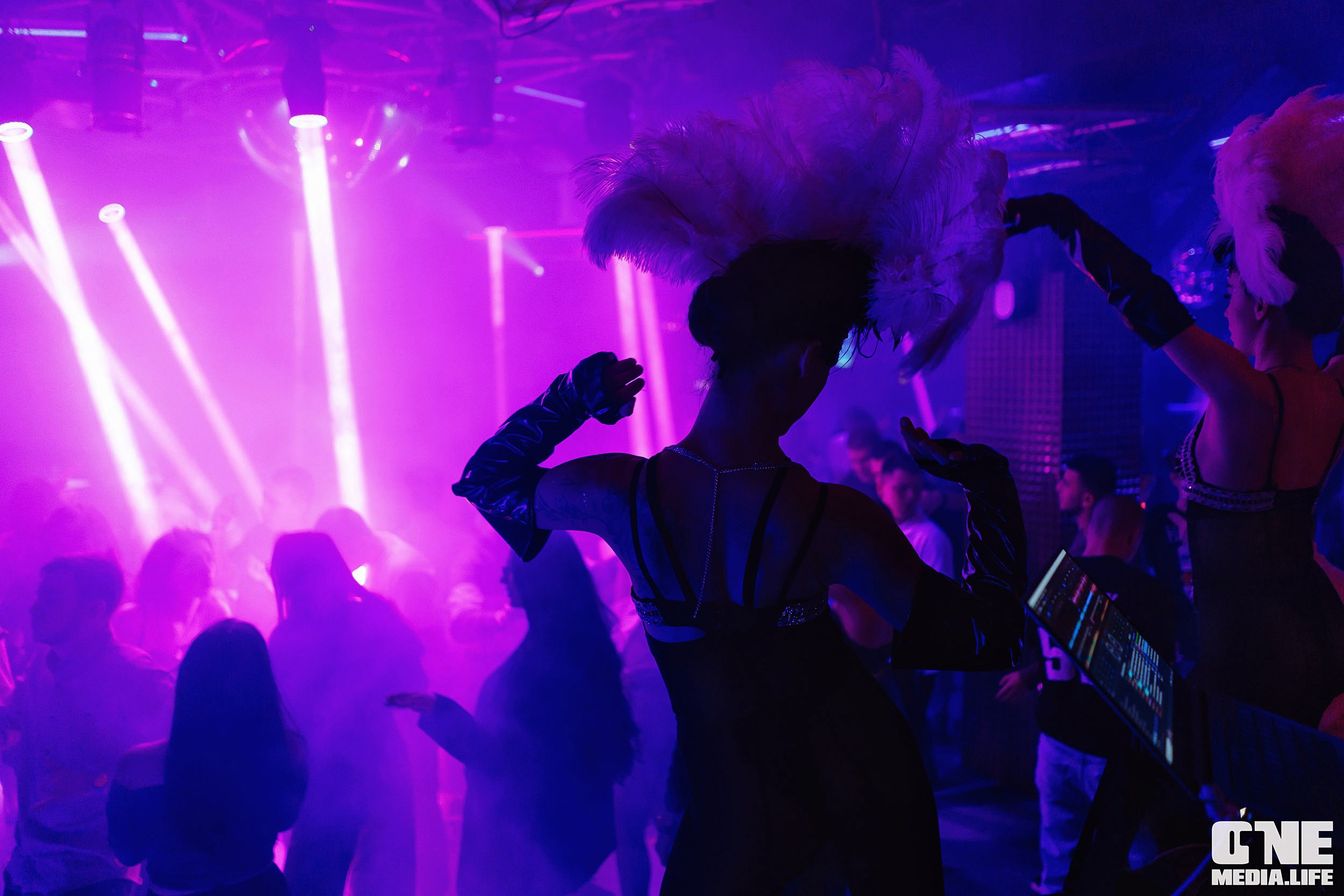 Фоторепортаж из Планеты. One Media Life: фоторепортажи, фотоотчеты с мероприятий и заведений