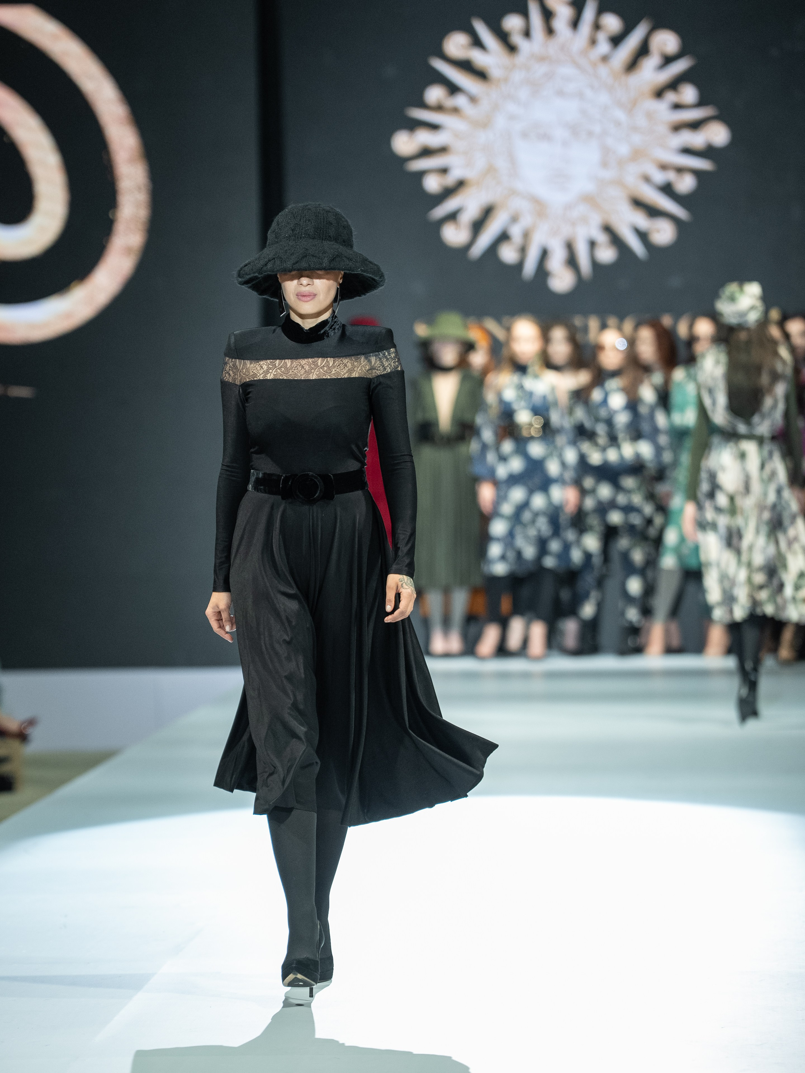 EURASIAN FASHION WEEK Sun Sergio. Сайт Алматинского НЮ АРТ, будуар и фэшн фотографа Дениса Карпенко