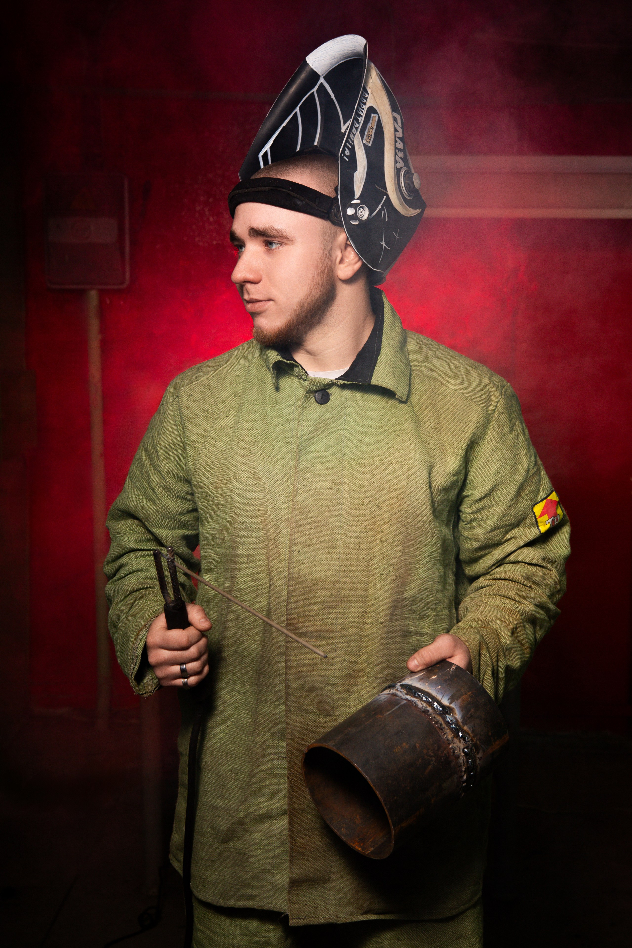 Портретная Фотосессия в Цеху для Выпускников Сварщиков | Твой Альбом Мценск. ТВОЙ АЛЬБОМ / ТВОИ ПРАВИЛА