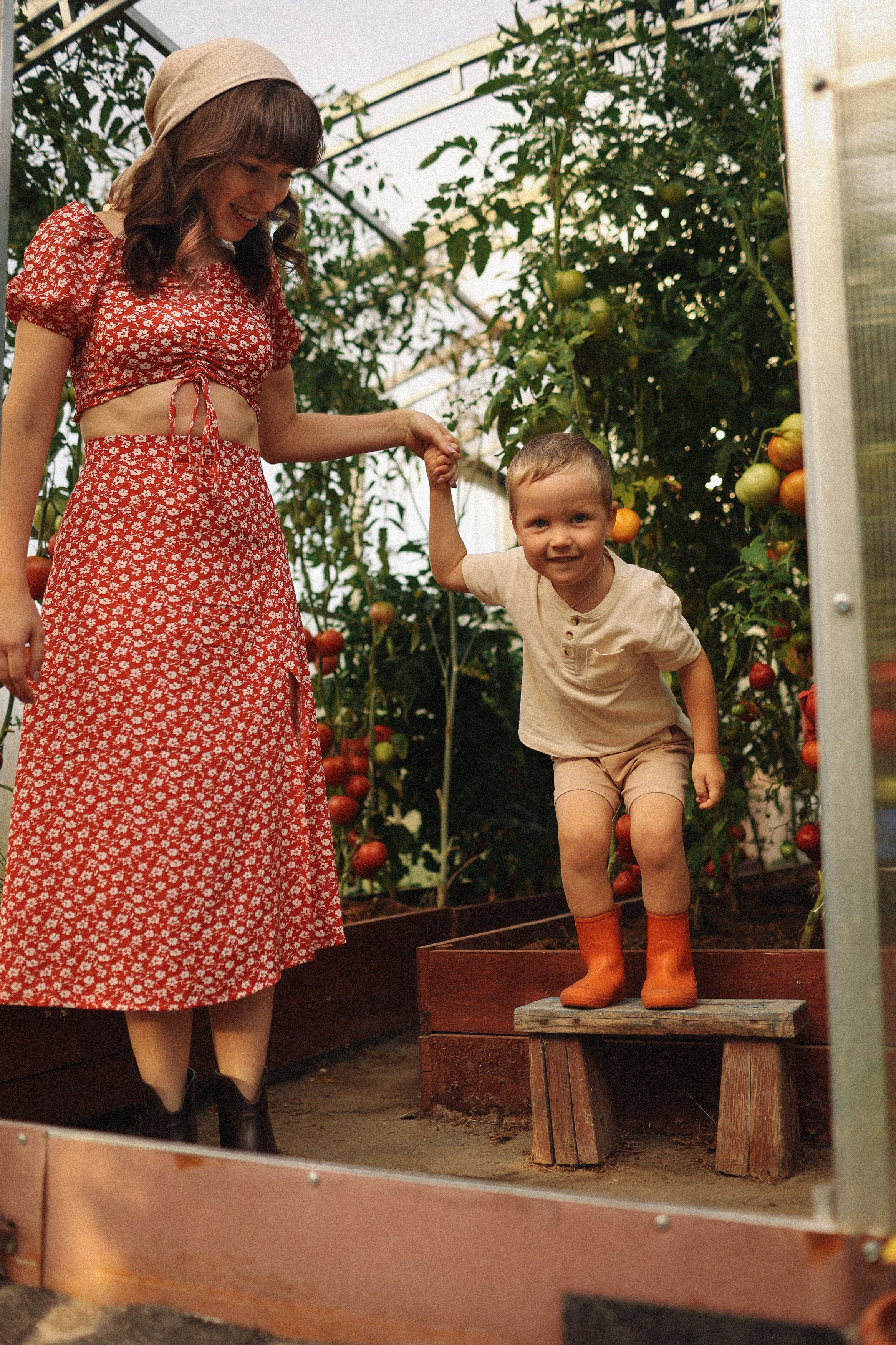 Помидорки Света и Мишенька. Фотограф Владимир Москва
