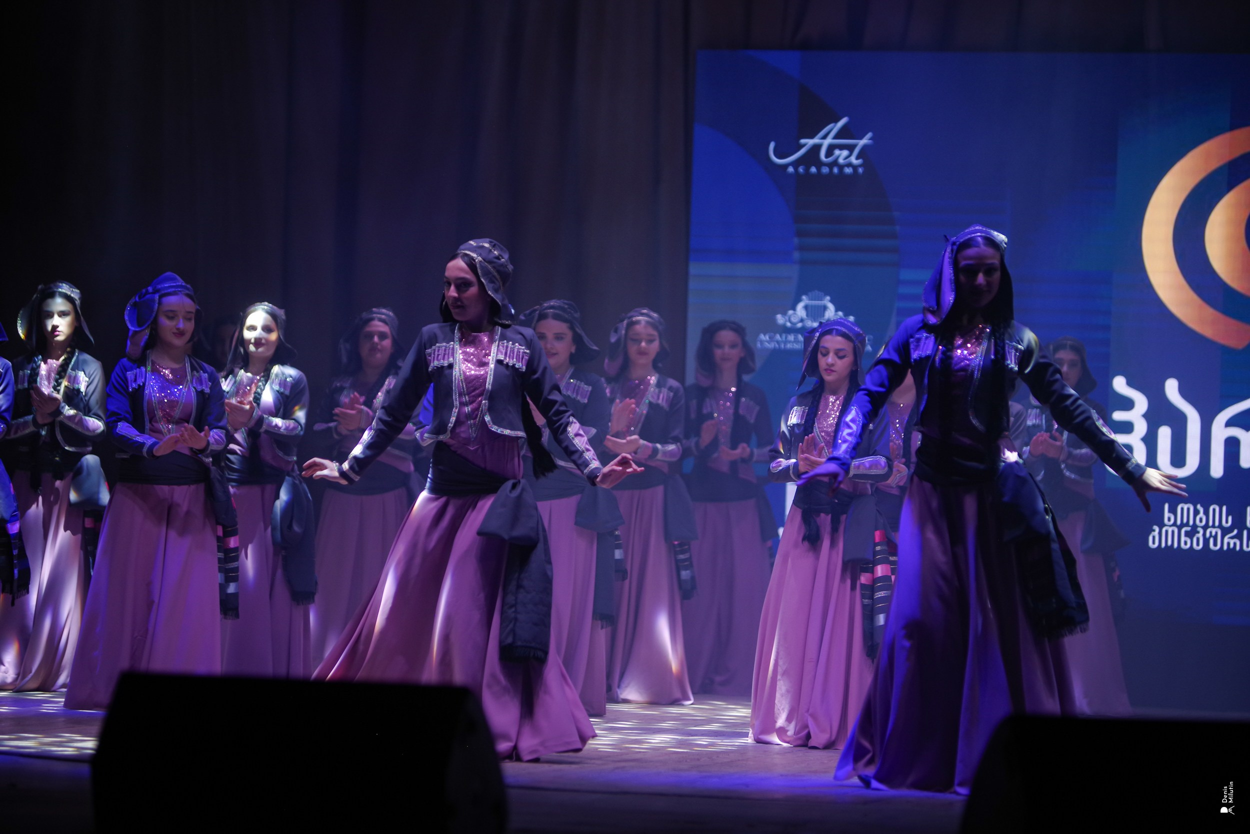 Танцы в Хоби. Портретный фотограф Денис Милютин