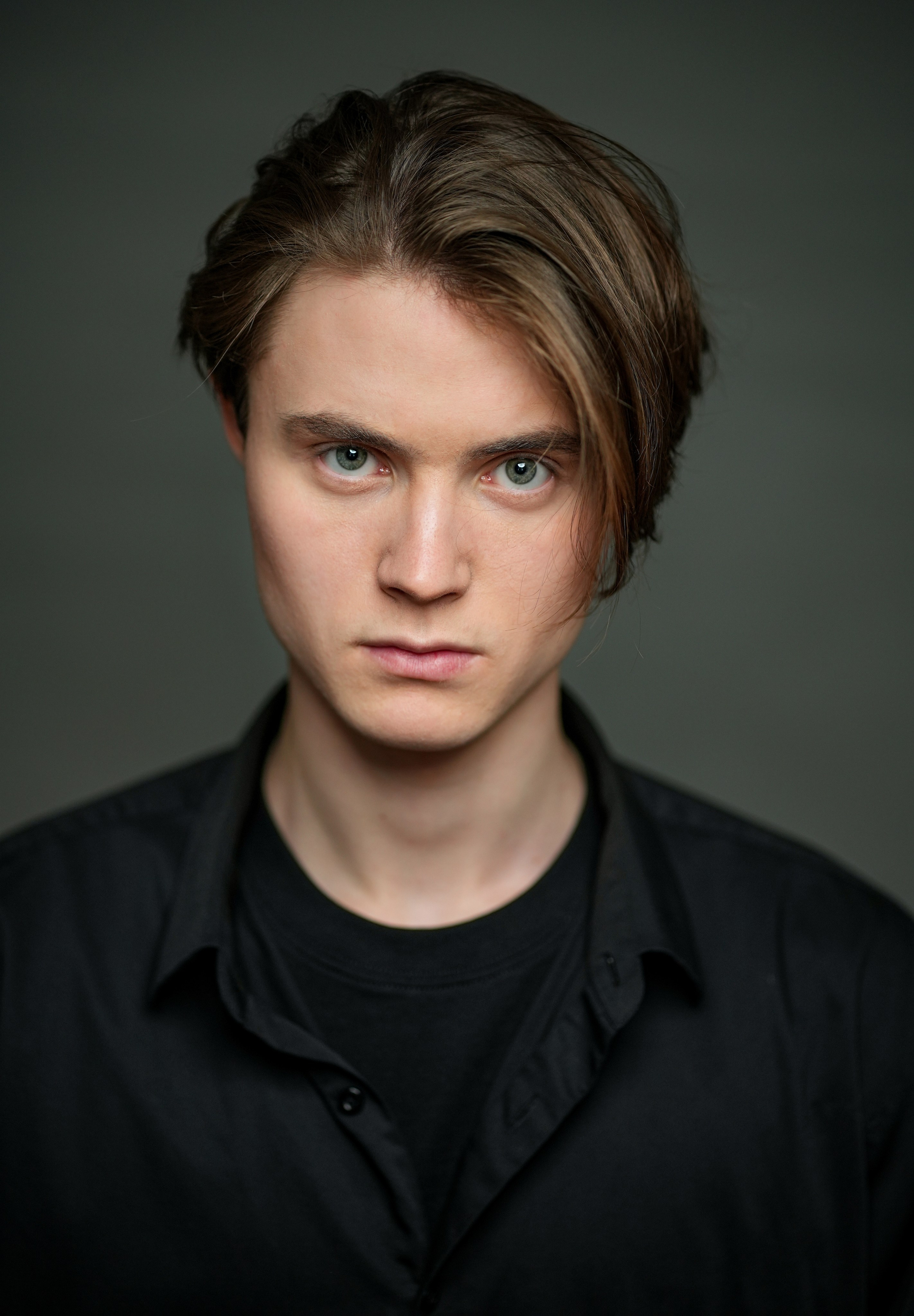 Актер Артем Литвинов. Портретная съемка в Москве, студийный фотограф Игорь Фомин