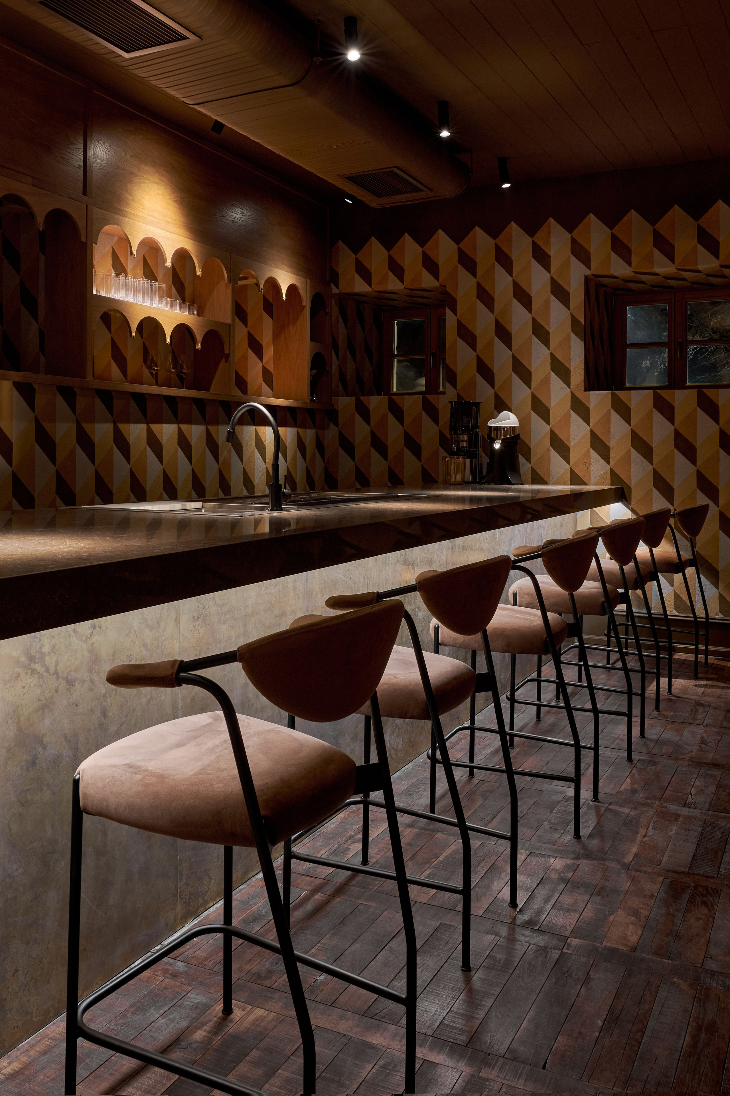 Ресторан «Голубчик», Екатеринбург, 2025. Елена Берсенева, фотограф