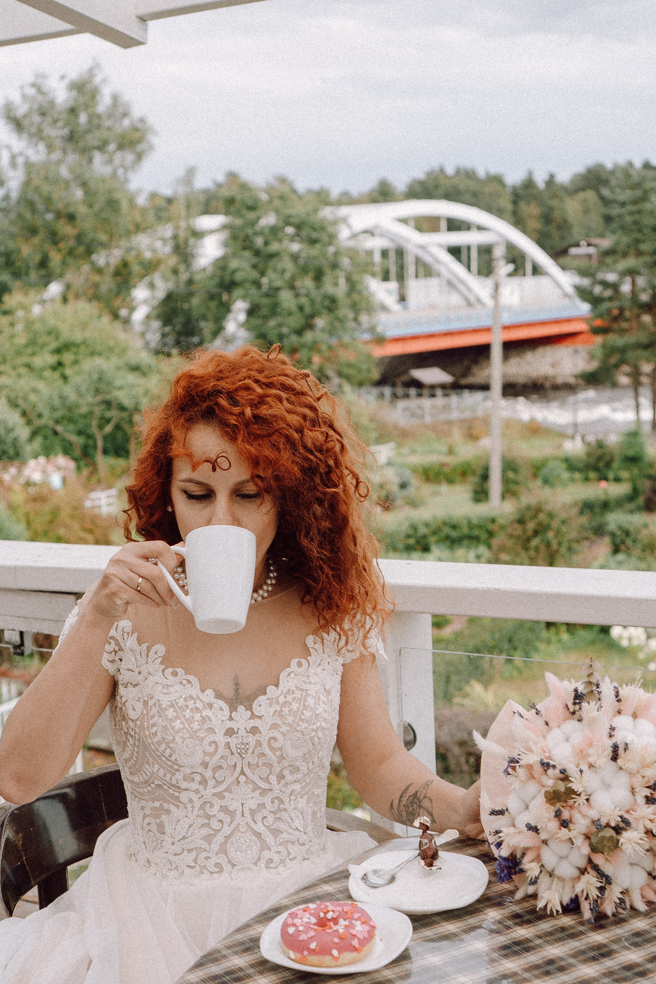 СВАДЕБНАЯ ФОТОСЕССИИЯ ПАРЫ В ГОРОДЕ ПРИОЗЕРСК В СОСНОВОМ ЛЕСУ И С ПИКАПОМ. Профессиональный фотограф, Санкт-Петербург — Виктория Богомолова