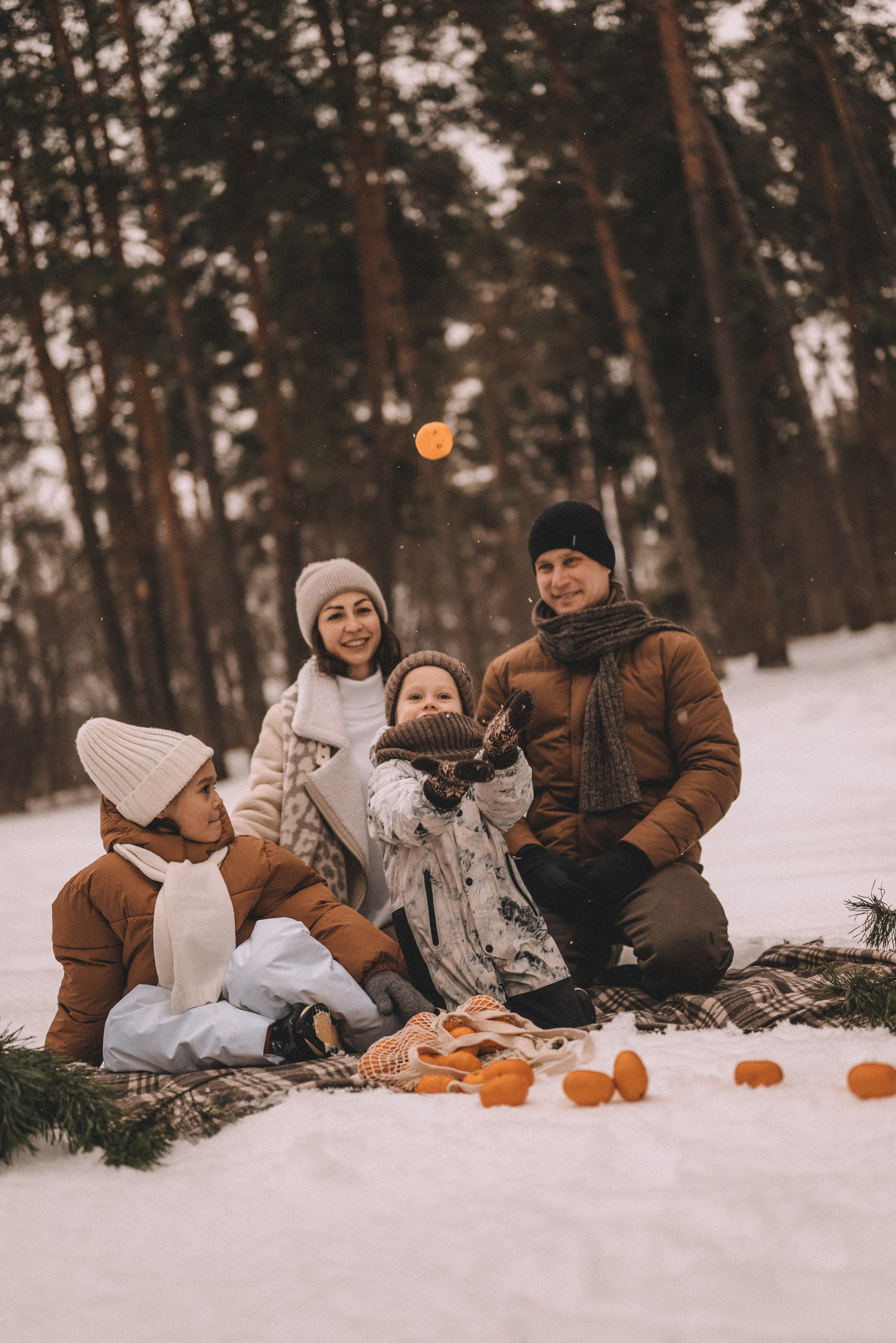Сергей и Наталья с Ксюшей и Максимом. Фотограф Кристина Пархоменко