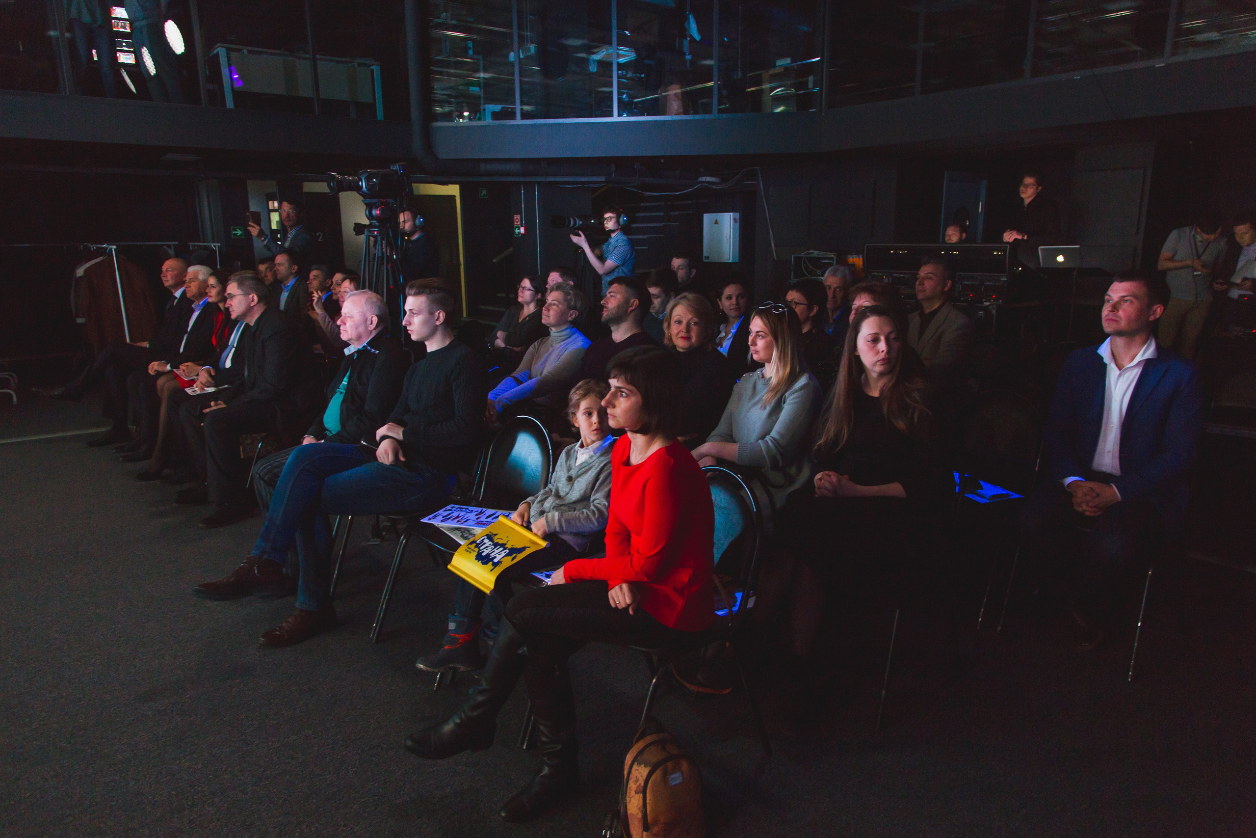 О2ТВ группа СТРАНА. Видеооператор/Фотограф Николай Завьялов