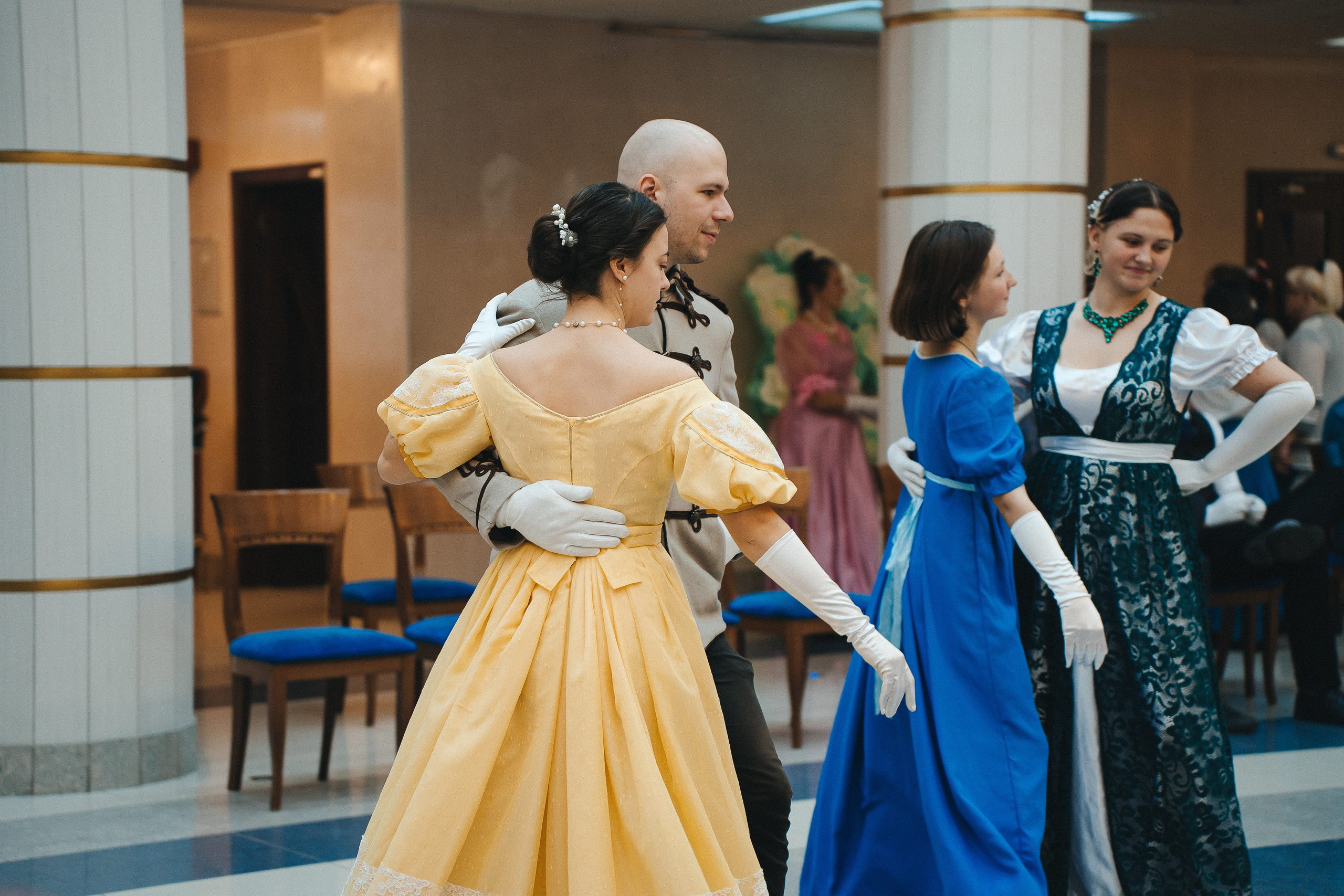 Инклюзивный показ бальной моды «Вальс цветов» | Филармония | 2022