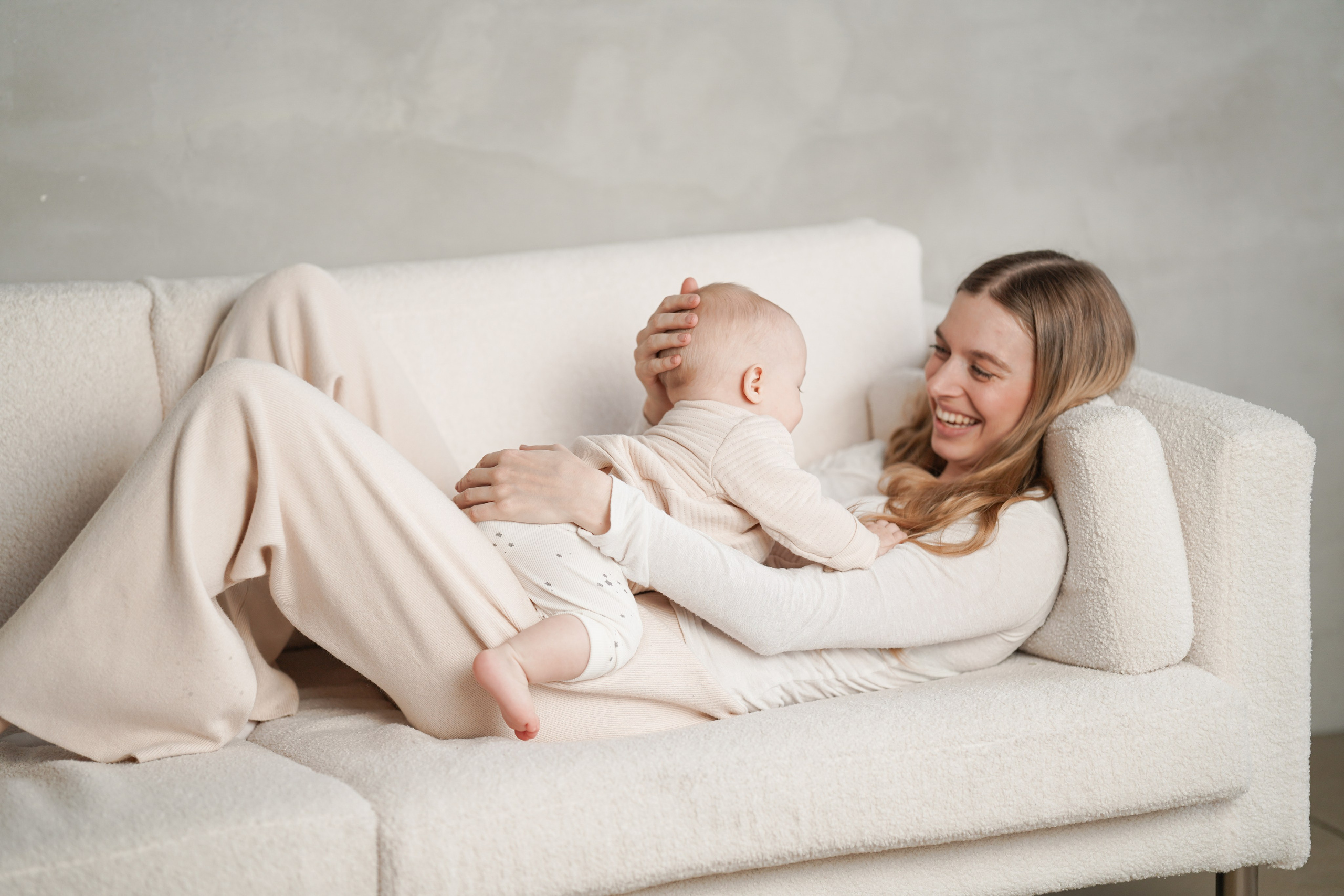 Семейная фотосессия в студии. Фотограф Надежда Жемкова. Фотосъёмка, ретушь, фотомонтаж для вас и вашего бизнеса