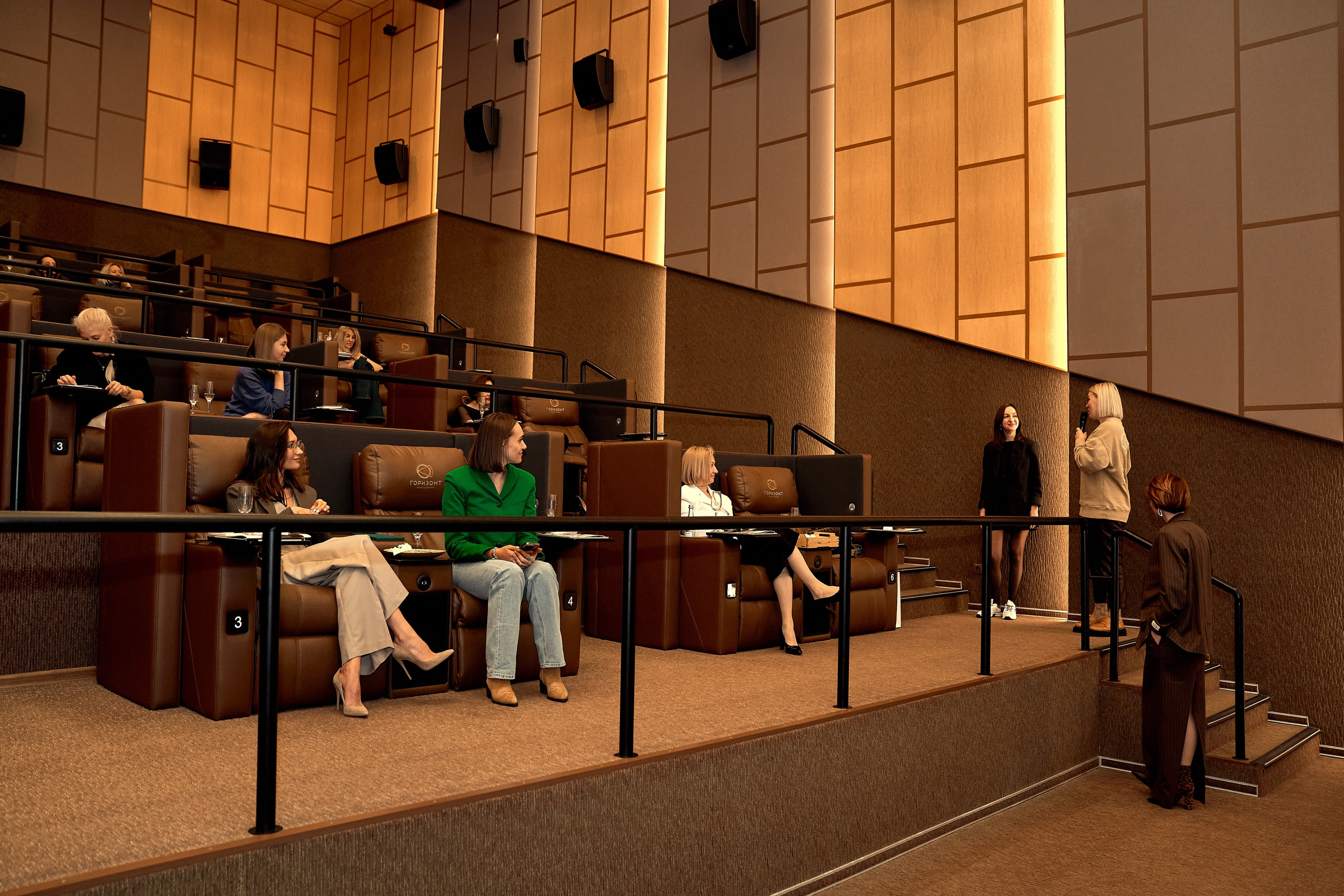 • Горизонт LED. Репортаж. Фотограф, индивидуальные женские, мужские фотосессии в Ростове-на-Дону