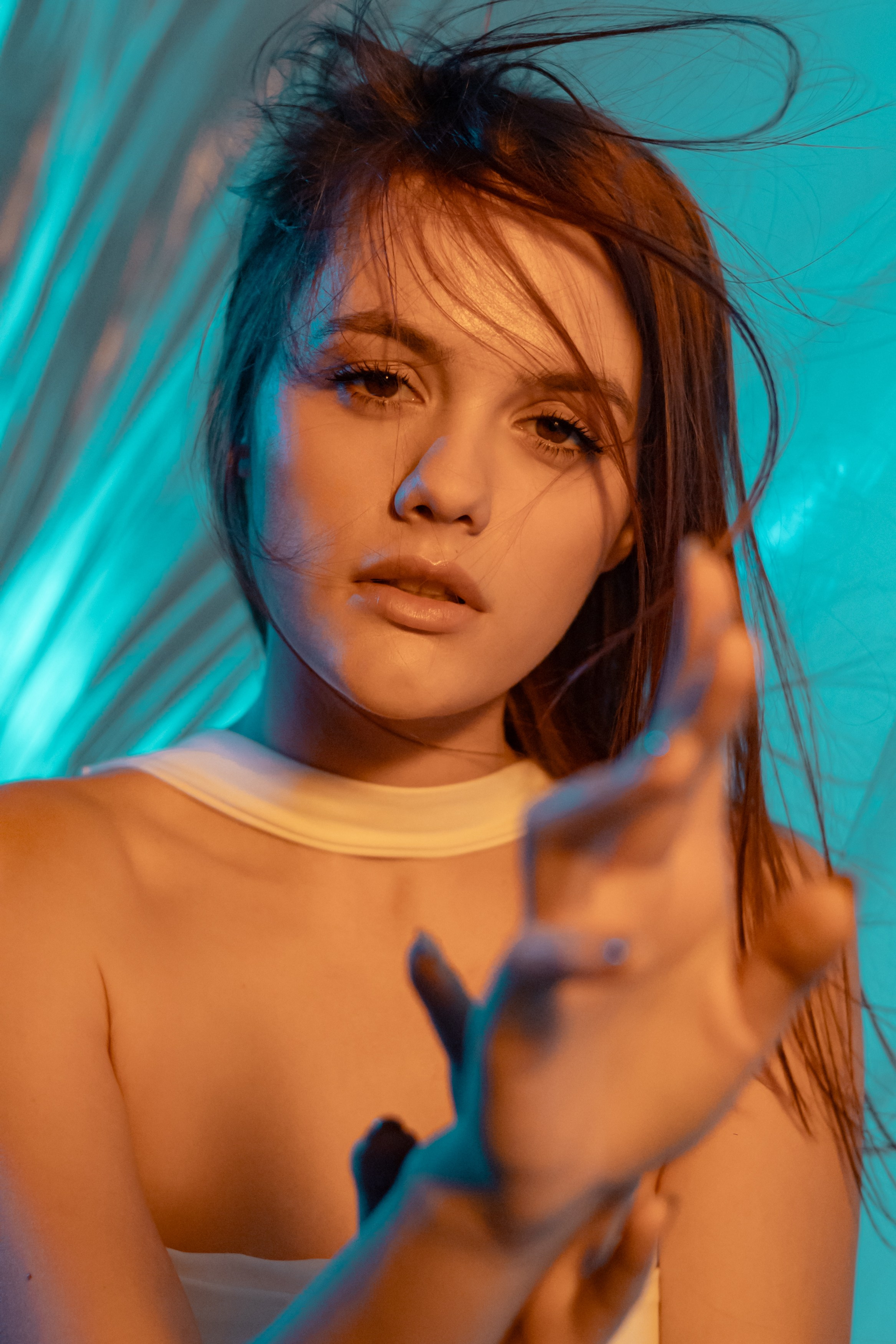 Нарушая вакуум. Портретный фотограф Лакшин Денис. Истории через фотографию