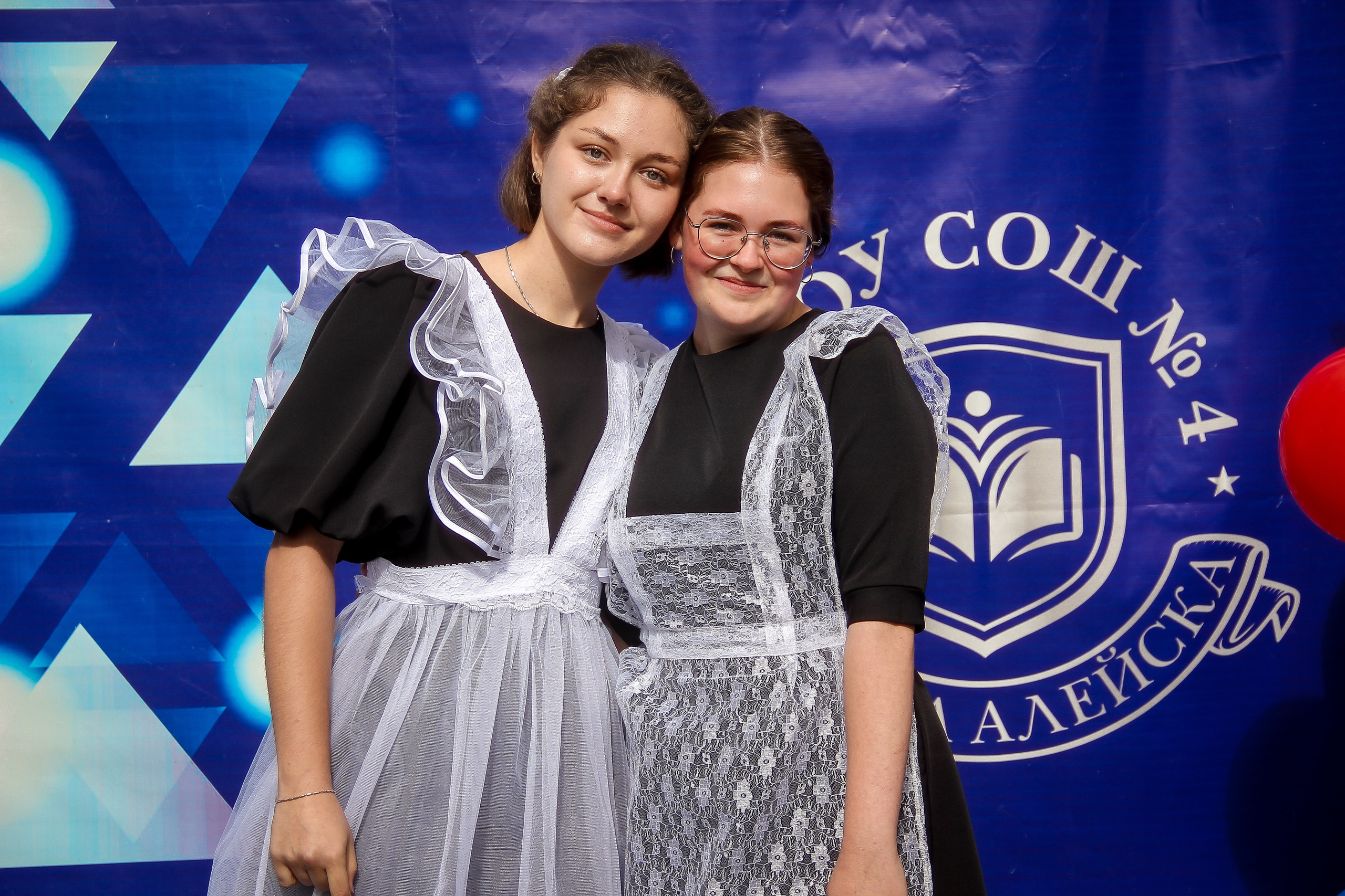 9-11 классы СЪЁМКИ ВЫПУСКНЫХ И ПОСЛЕДНИХ ЗВОНКОВ. Выпускные альбомы для школ и Детских садов в Барнауле /Выпускные/Свадебные/Детские/Семейные и др. виды съёмок /Фотограф Вера Валейко