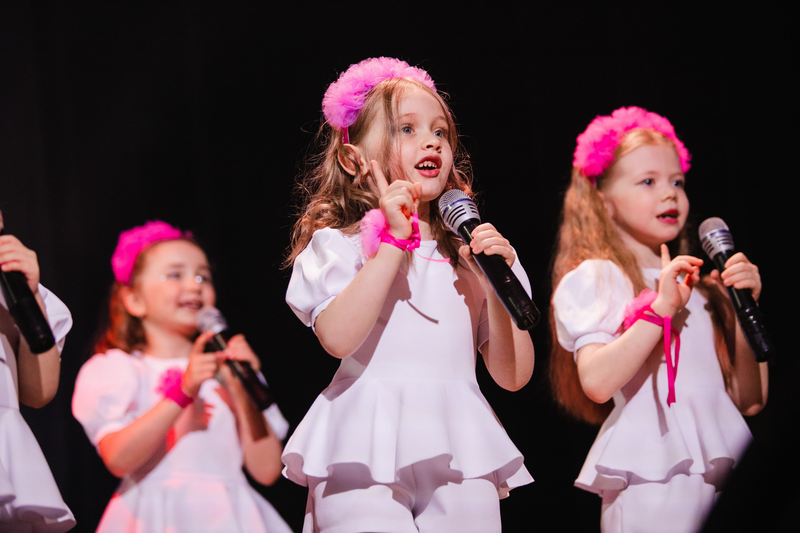 Отчетный концерт центра национальных культур 2025. Роман Урумбаев фотограф Нижневартовск