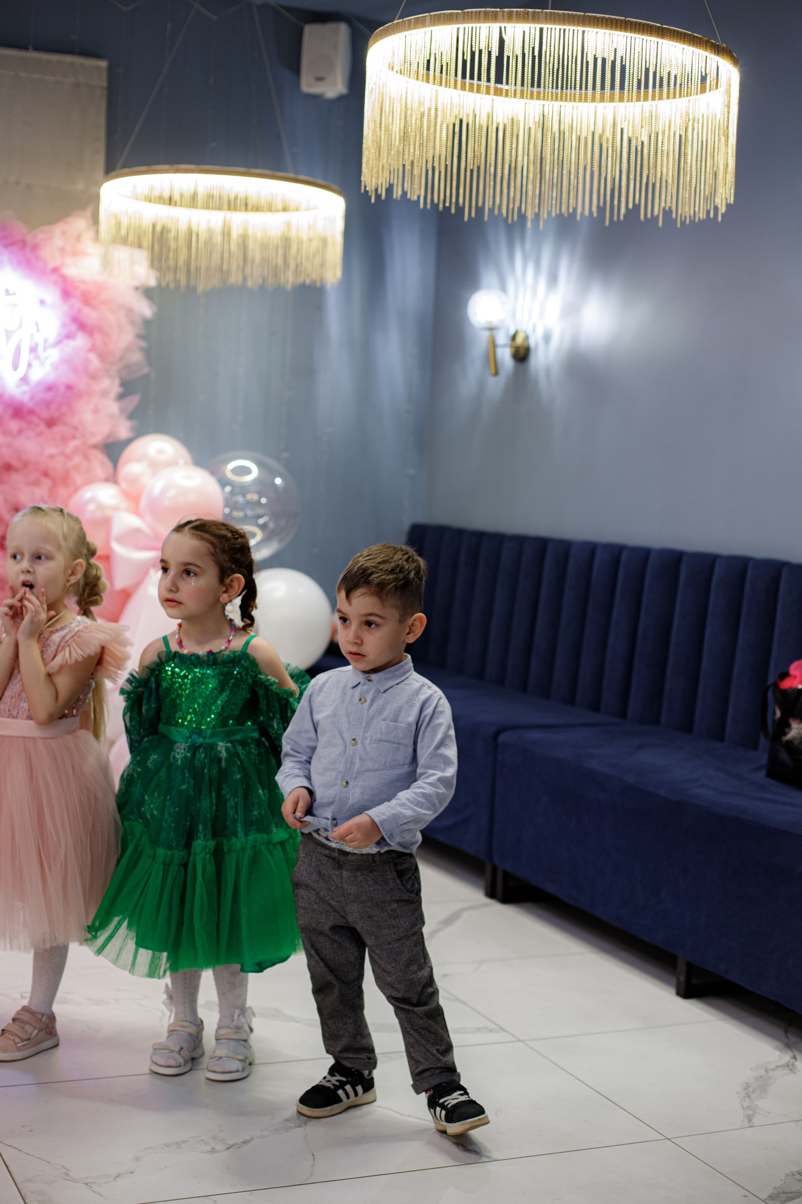 ASIA'S BIRTHDAY PARTY. Photokarish