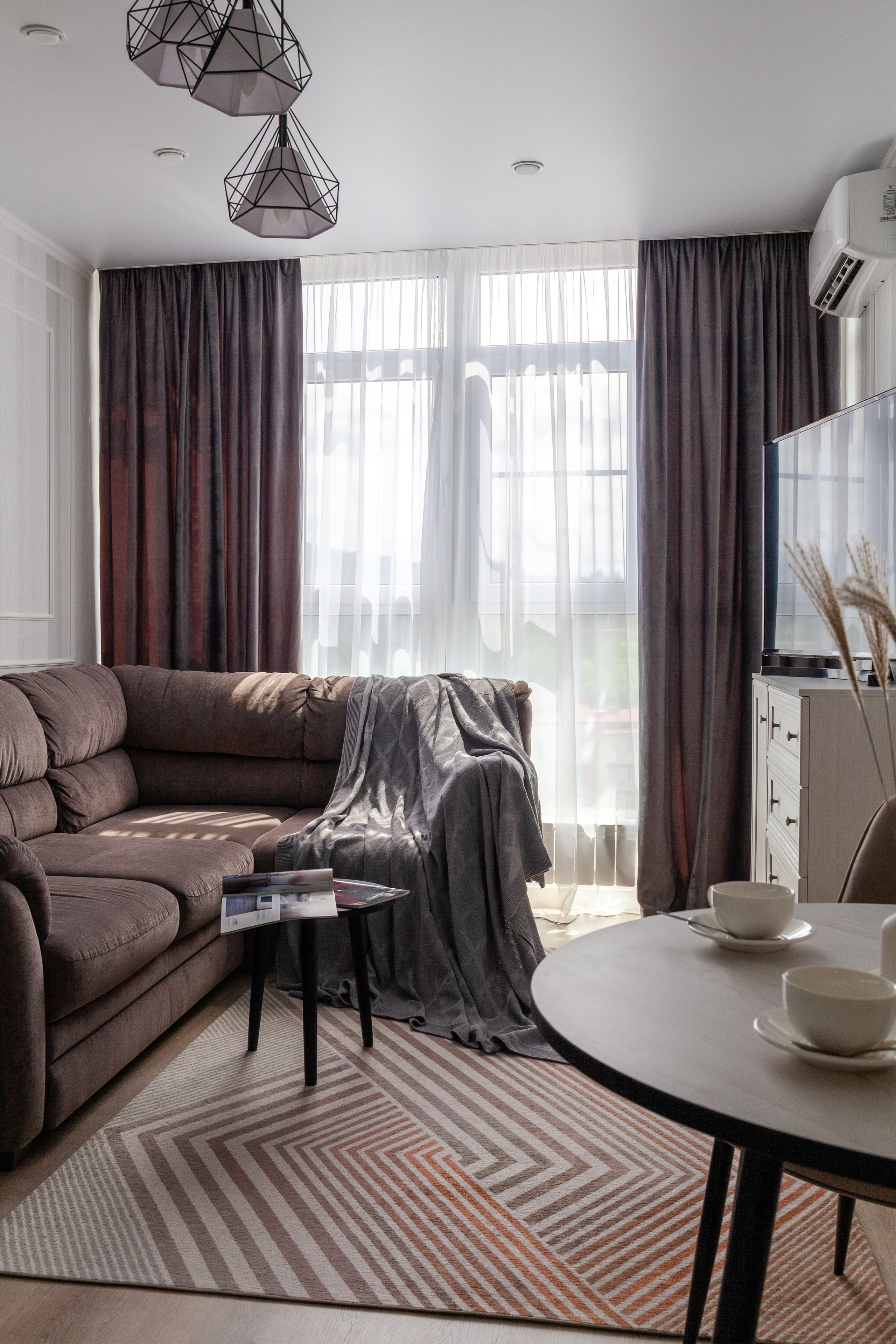 Интерьерная фотосъемка двухкомнатной квартиры в ЖК «Огни Сочи». Интерьерный фотограф в Москве