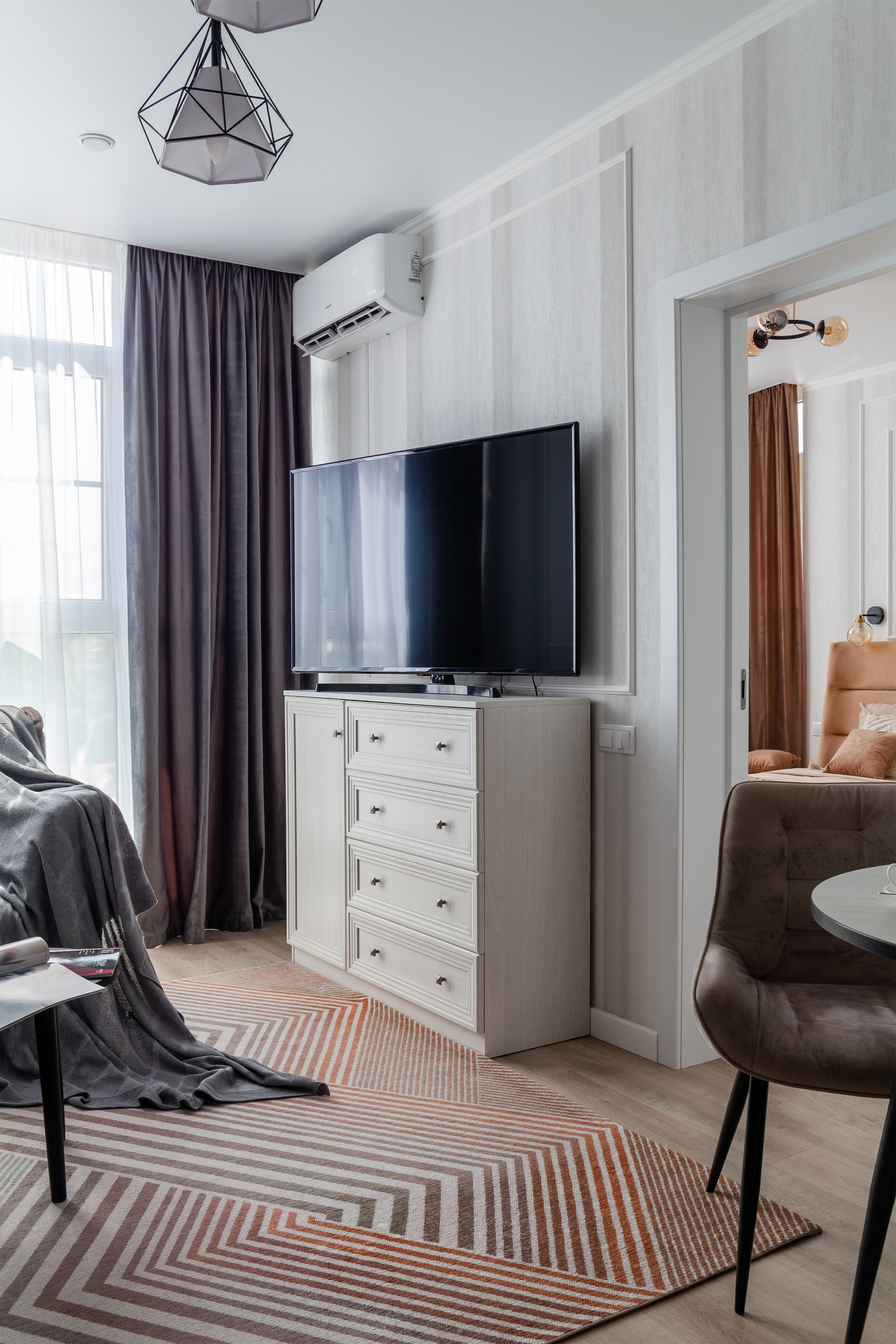 Интерьерная фотосъемка двухкомнатной квартиры в ЖК «Огни Сочи». Интерьерный фотограф в Москве