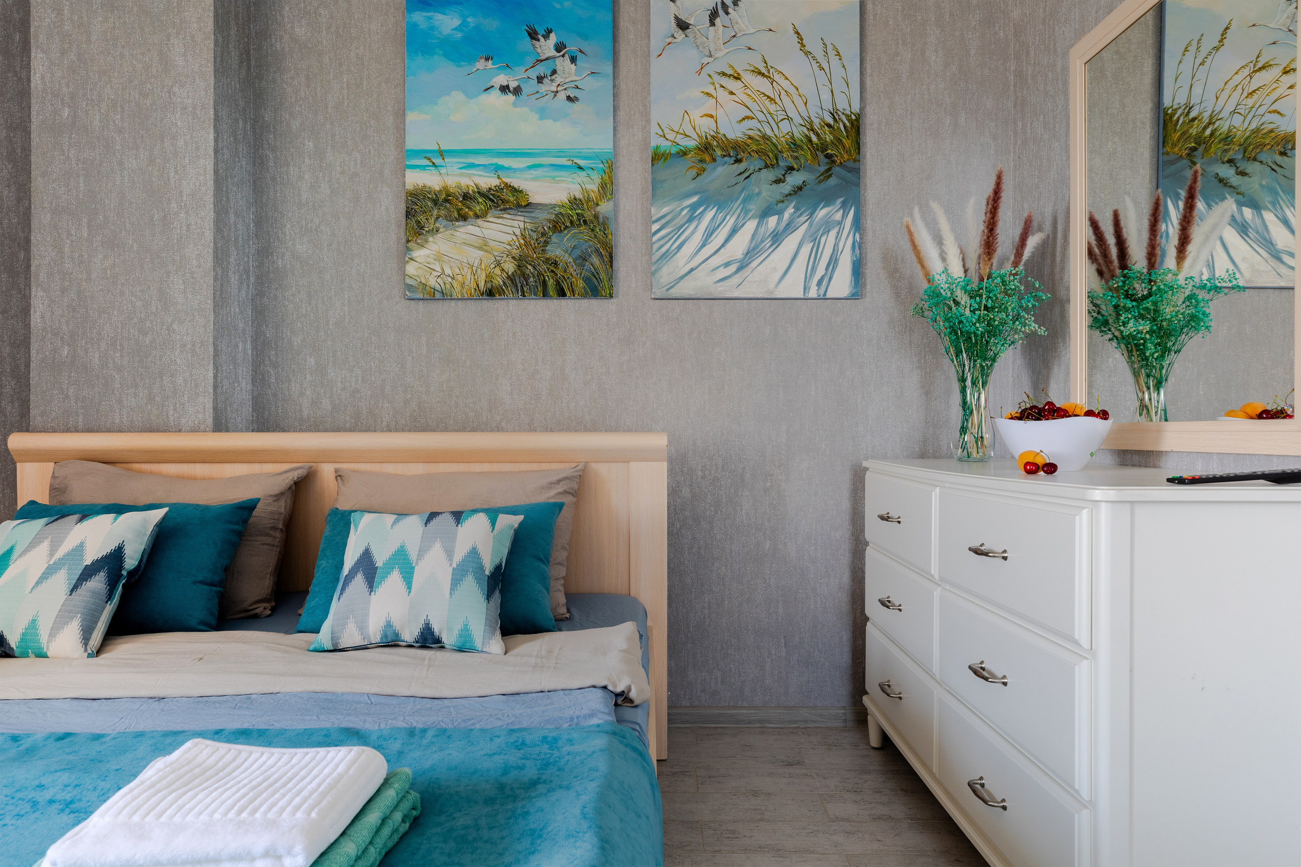 Интерьерная фотосъемка двухкомнатного номера в гостевом доме, Вардане. Интерьерный фотограф в Сочи Владислав Нагин