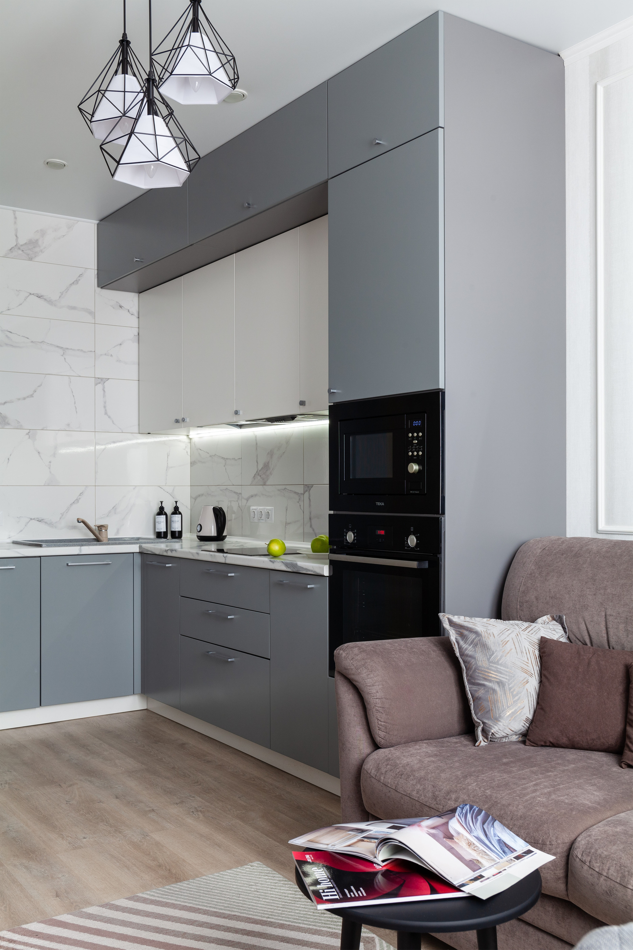 Интерьерная фотосъемка двухкомнатной квартиры в ЖК «Огни Сочи». Интерьерный фотограф в Москве