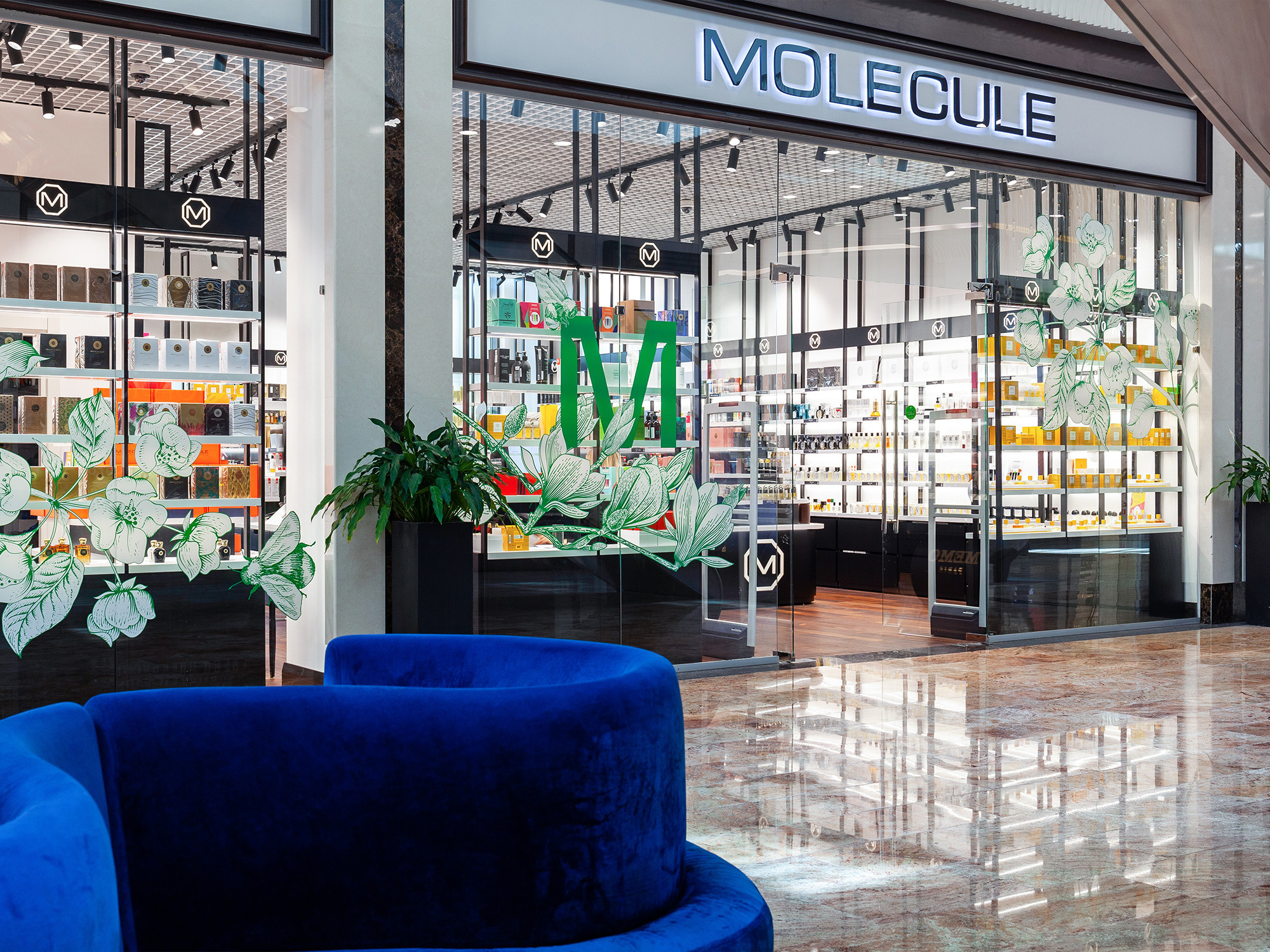 Интерьерная фотосъемка магазина MOLECULE - сеть парфюмерных магазинов. Интерьерный фотограф в Сочи Владислав Нагин