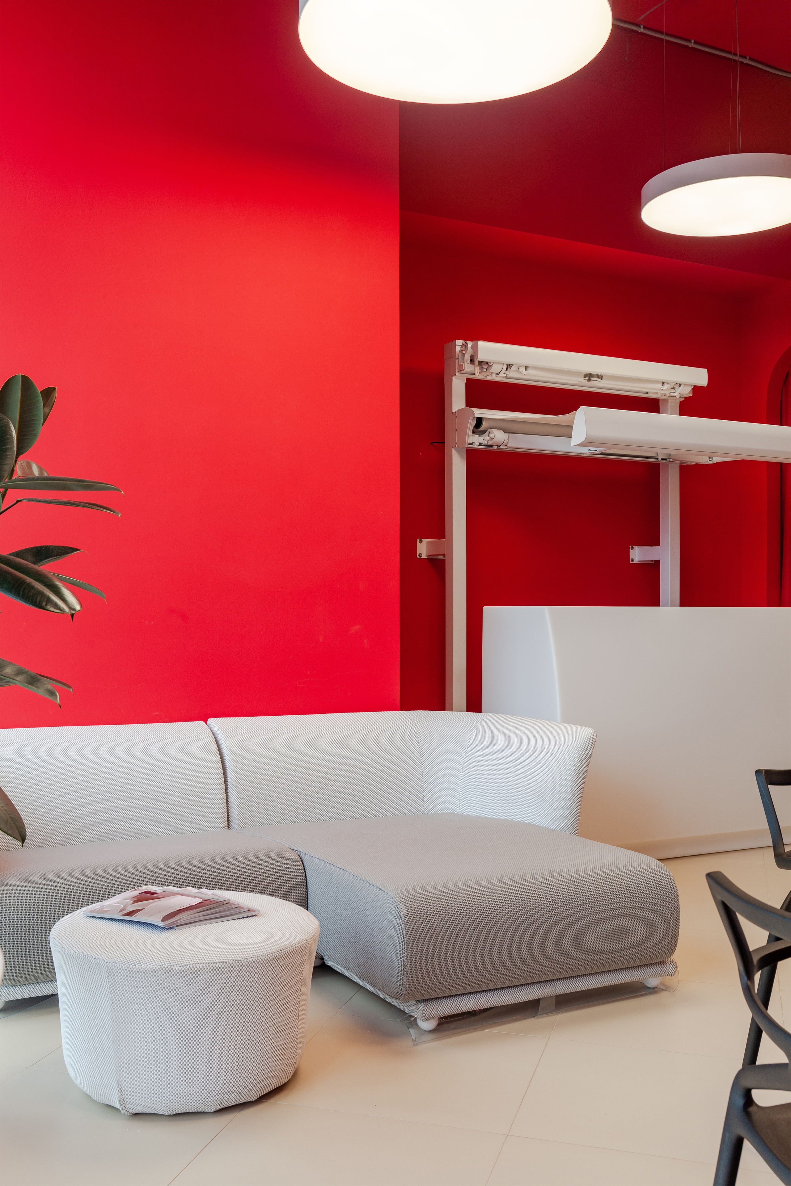 Интерьерная фотосъемка магазина CORPSUN - мобильная архитектура. Интерьерный фотограф Москва