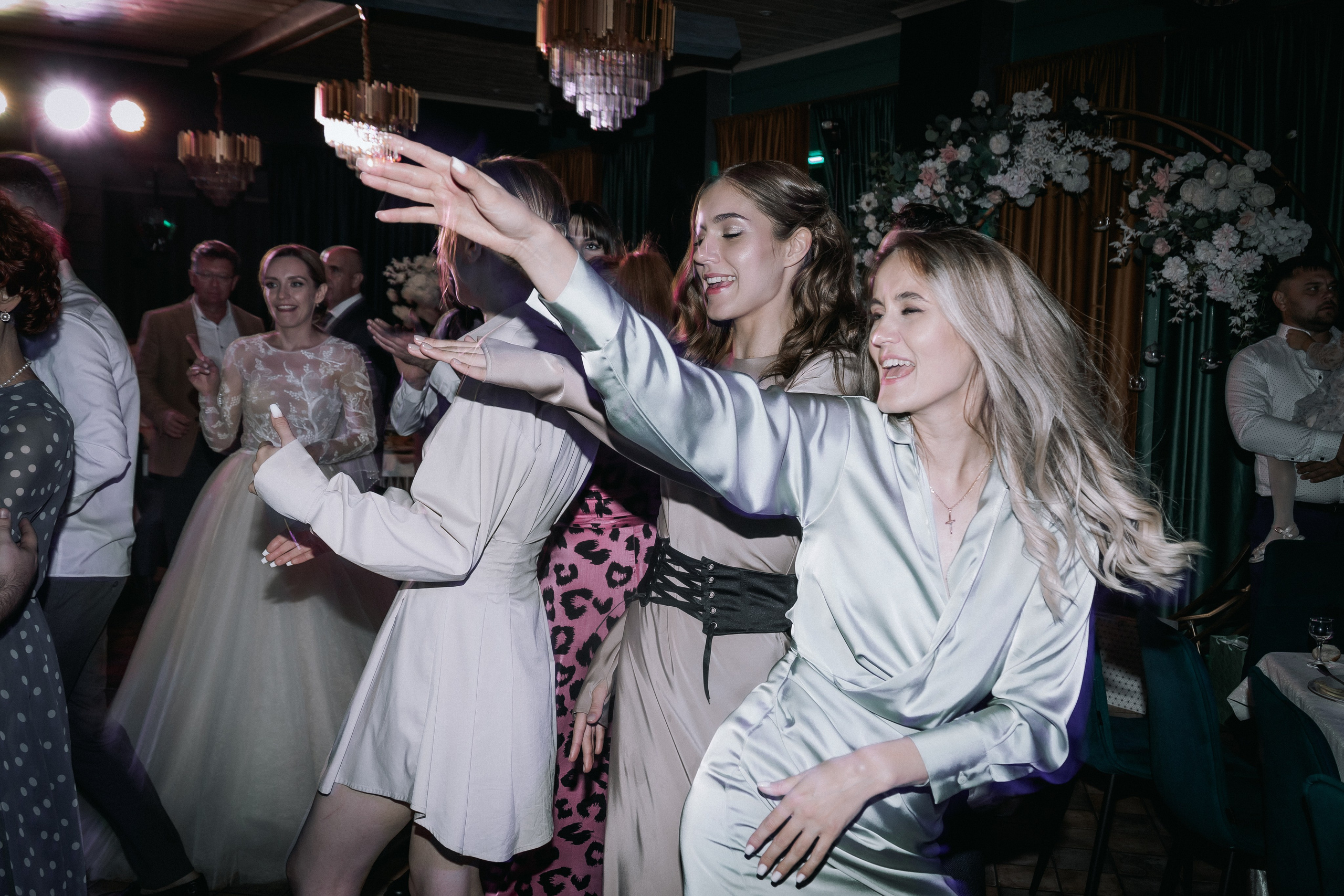 Свадебный день. Дарья и Джем. Свадебная фотография. Арина Рубах