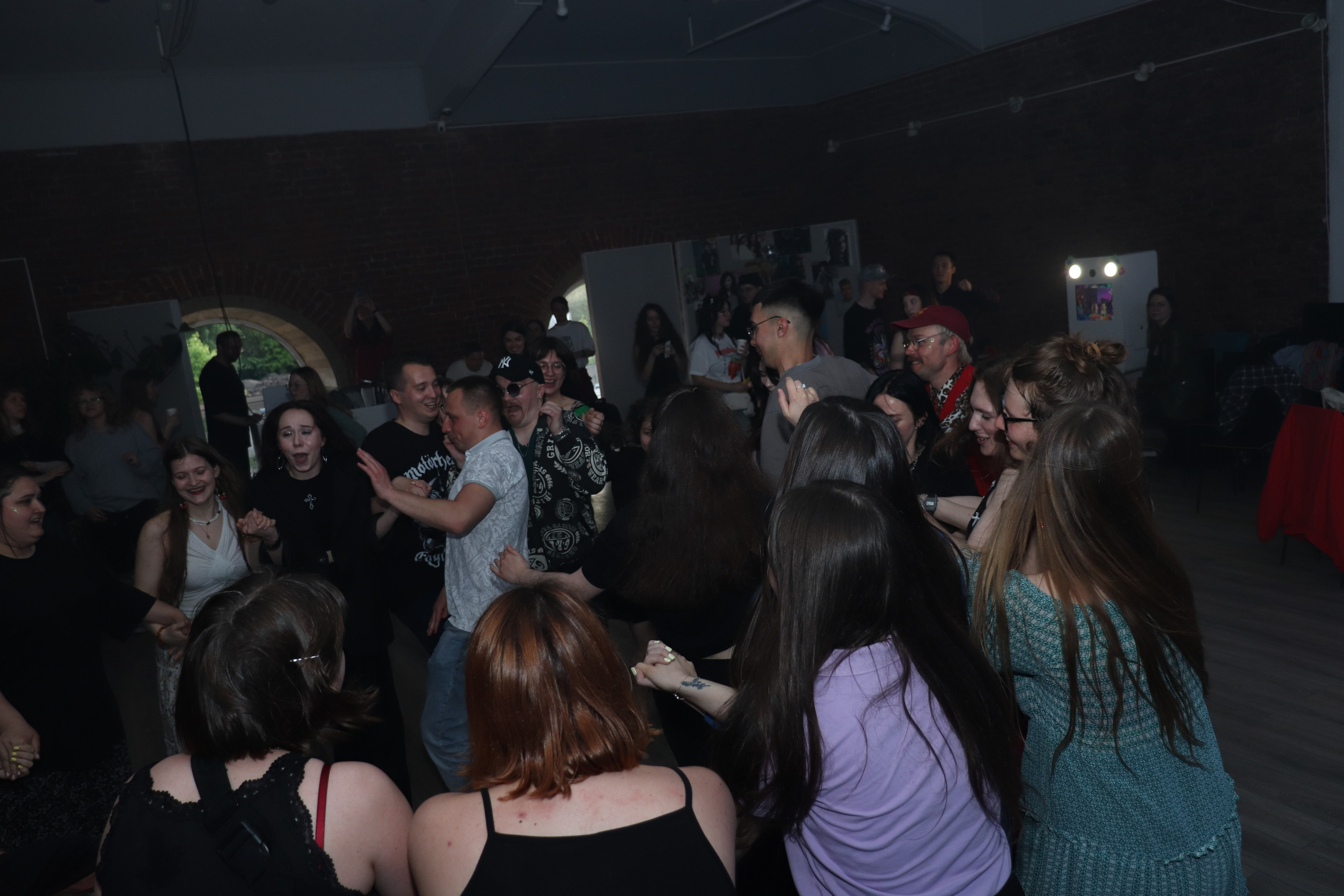 Дискотека 90х молодёжного «клуба 52». Ивентный фотограф в Санкт-Петербурге Олег Комков