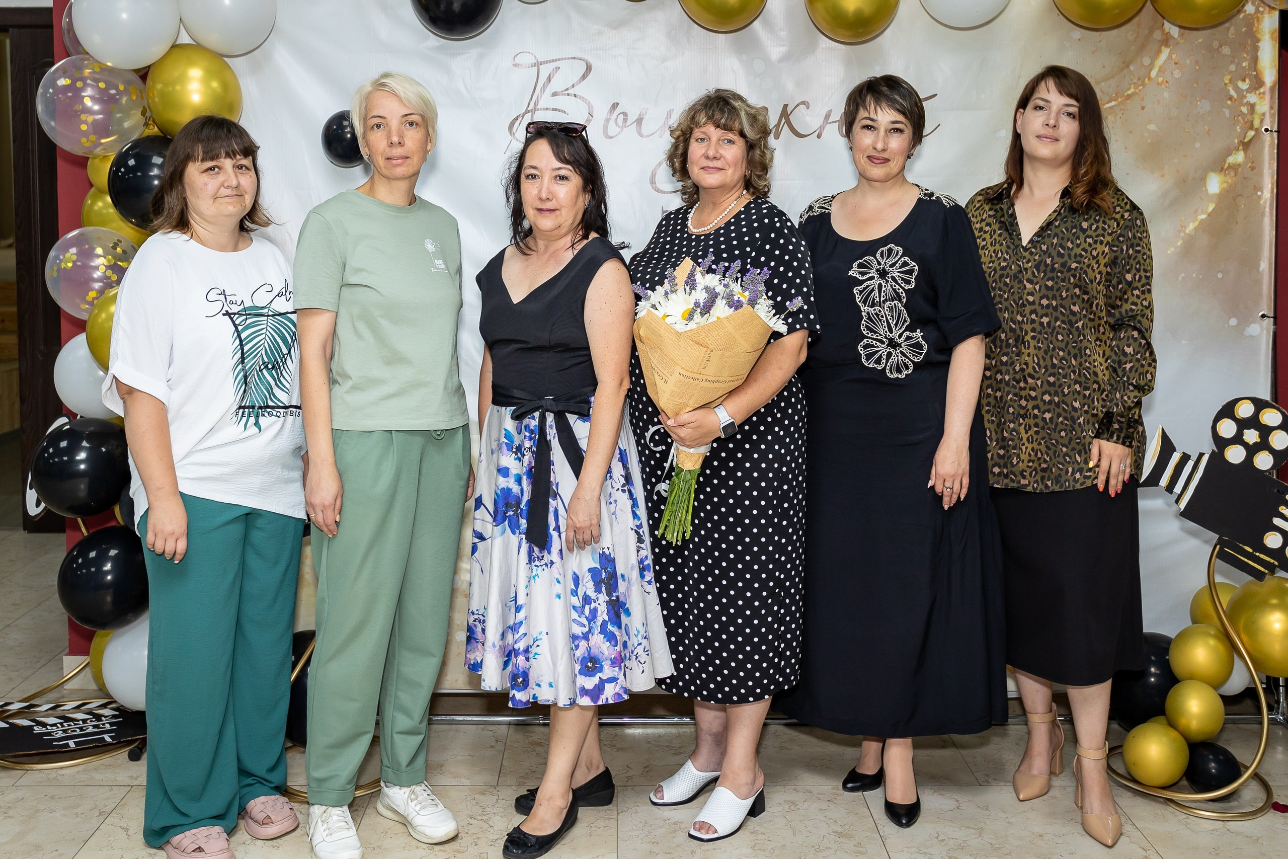 Вручение аттестата и выпускной вечер. Выпускные альбомы Майкоп, Краснодар Елена Золотарева