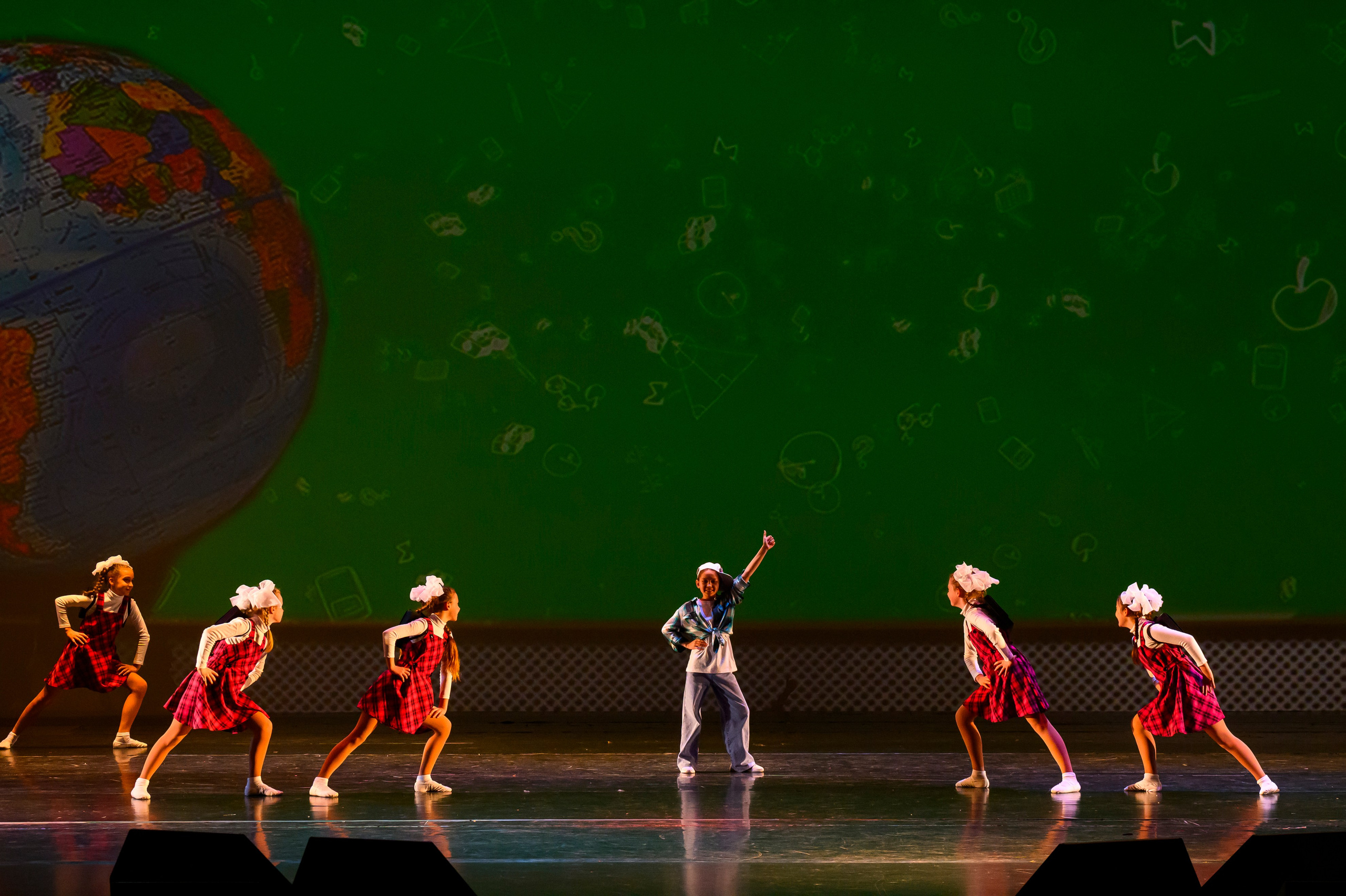 23 апреля, часть 1, БКЗ Октябрьский, г. Санкт-Петербург. Золотое яблочко