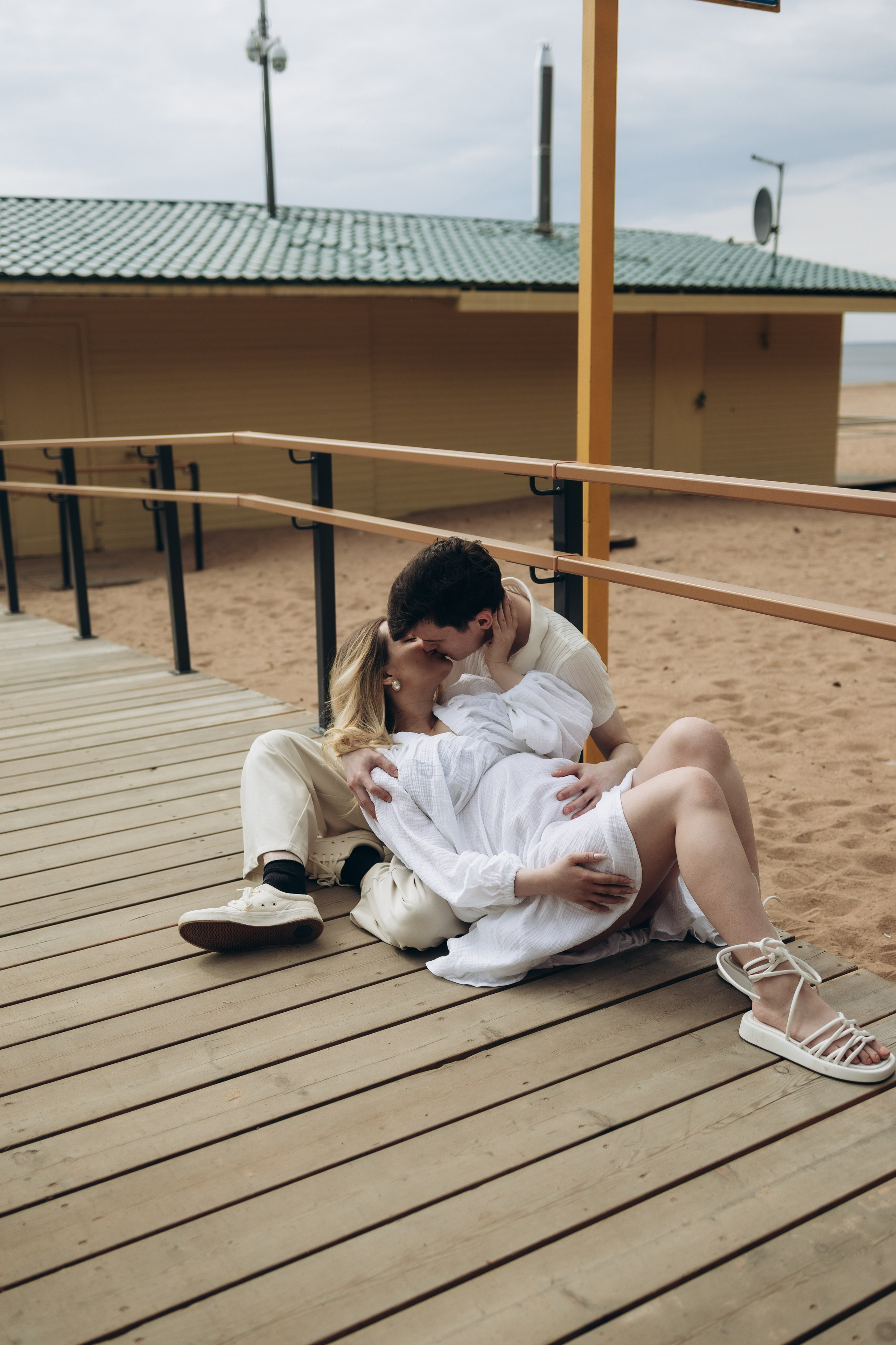 Беременная фотосессия на заливе. Фотограф Артем Бросов в Санкт-Петербурге и Дубае