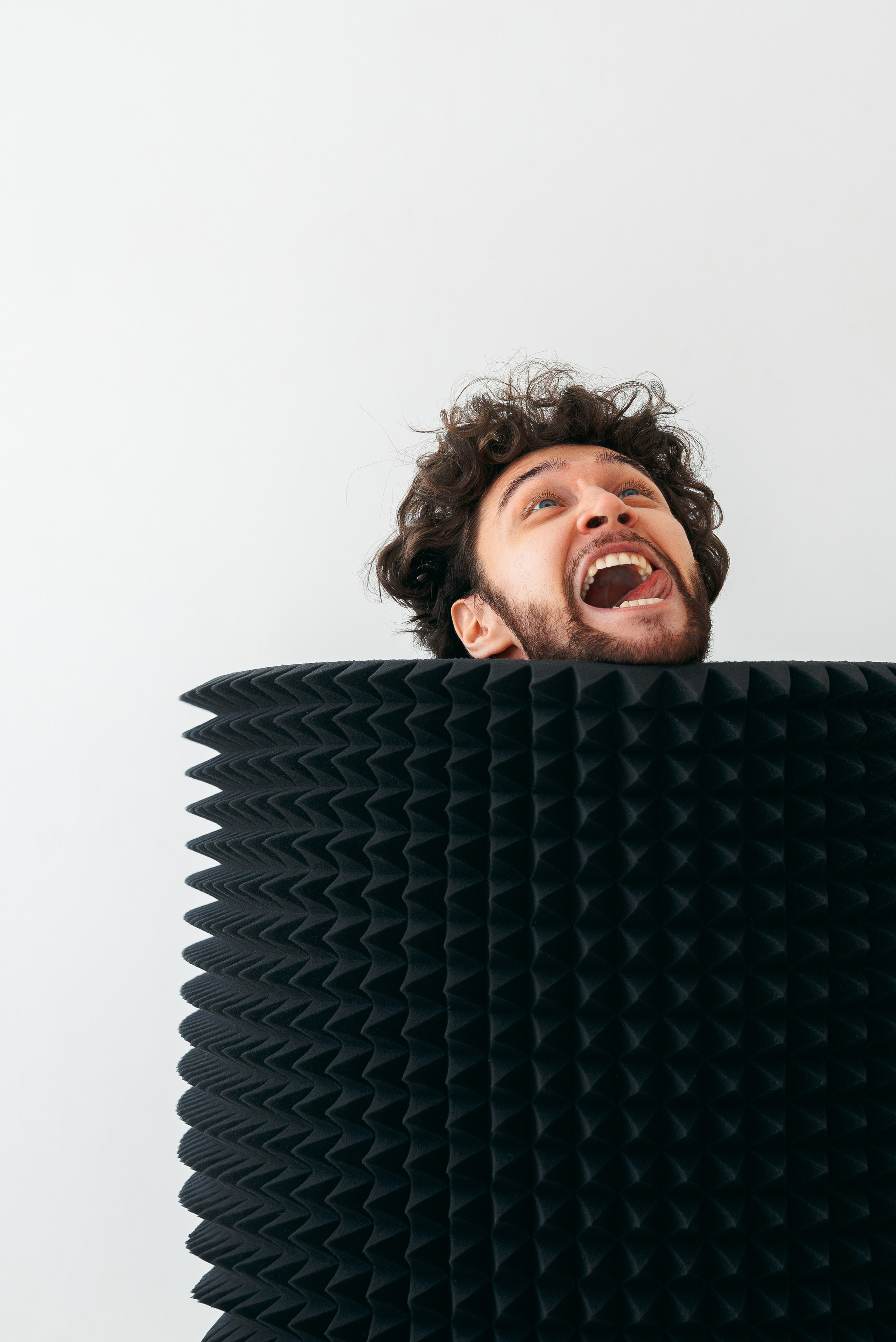 Вне зоны слышимости