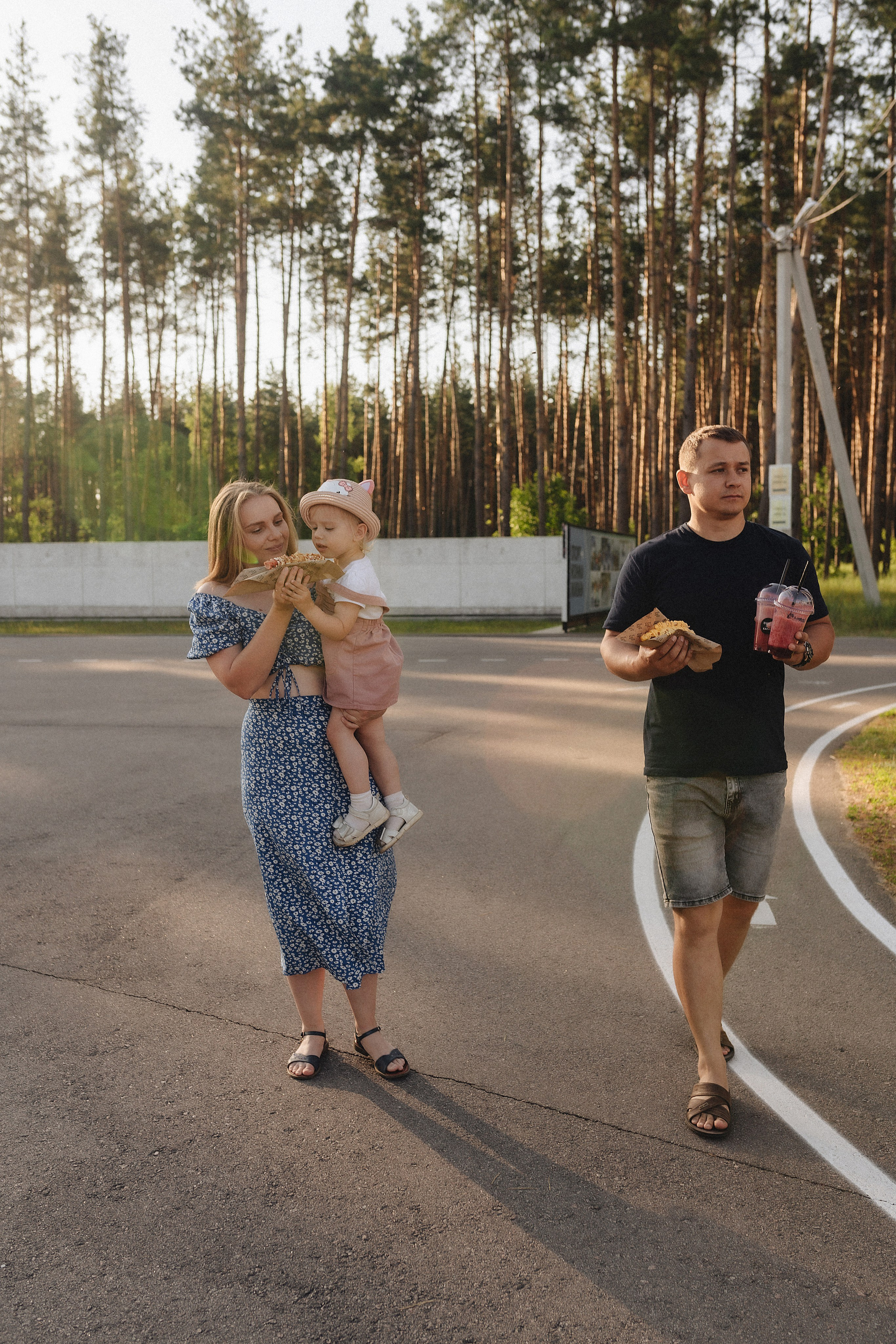 Семейная прогулка | Съемка для кофейни. Фотограф Карина Шмулёва. Воронеж и область
