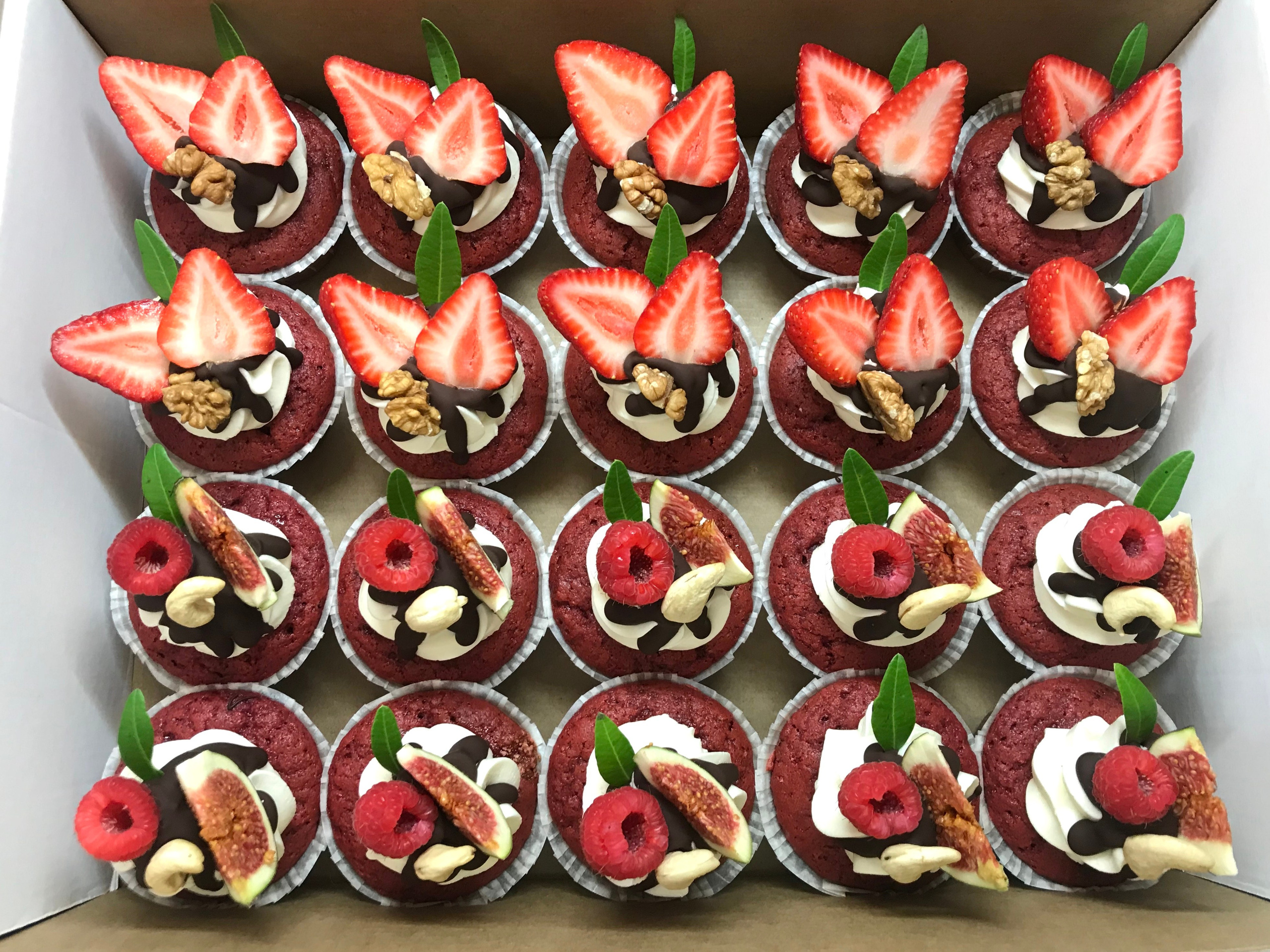 Капкейки фуршетные. Katyasugarsugar капкейки, зефир, торты Москва