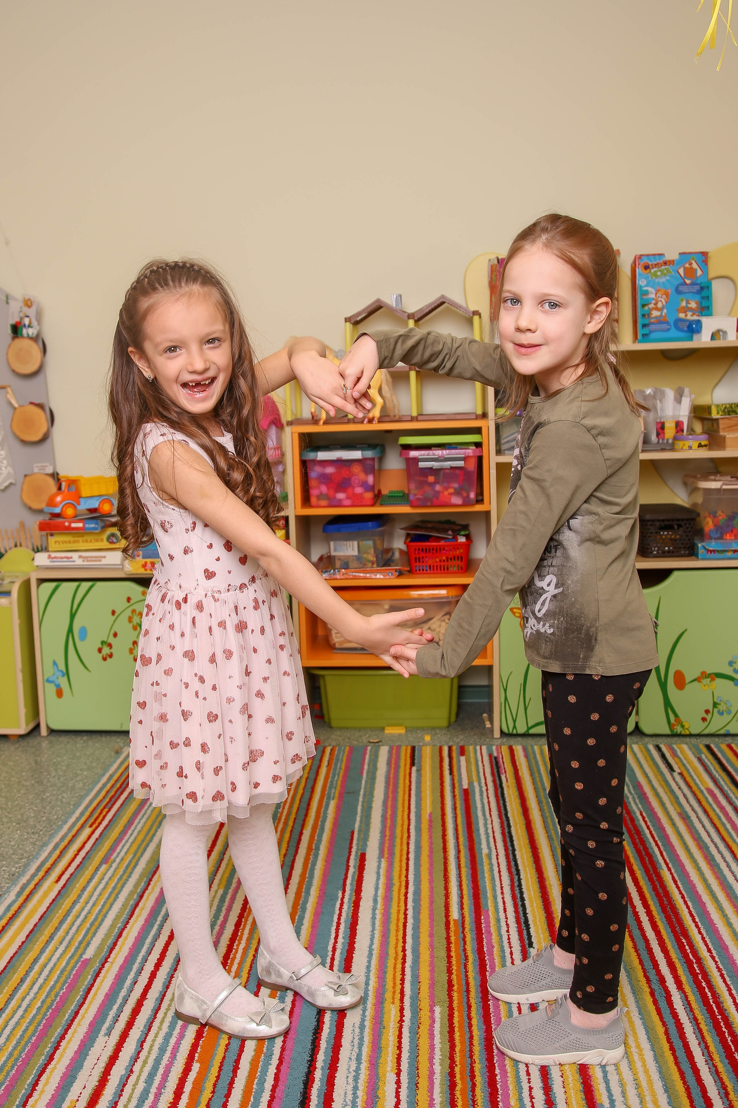 Выпускные альбомы для детского сада печать на заказ. Выпускные альбомы в Тюмени для школ, садов, вузов спортивных секций