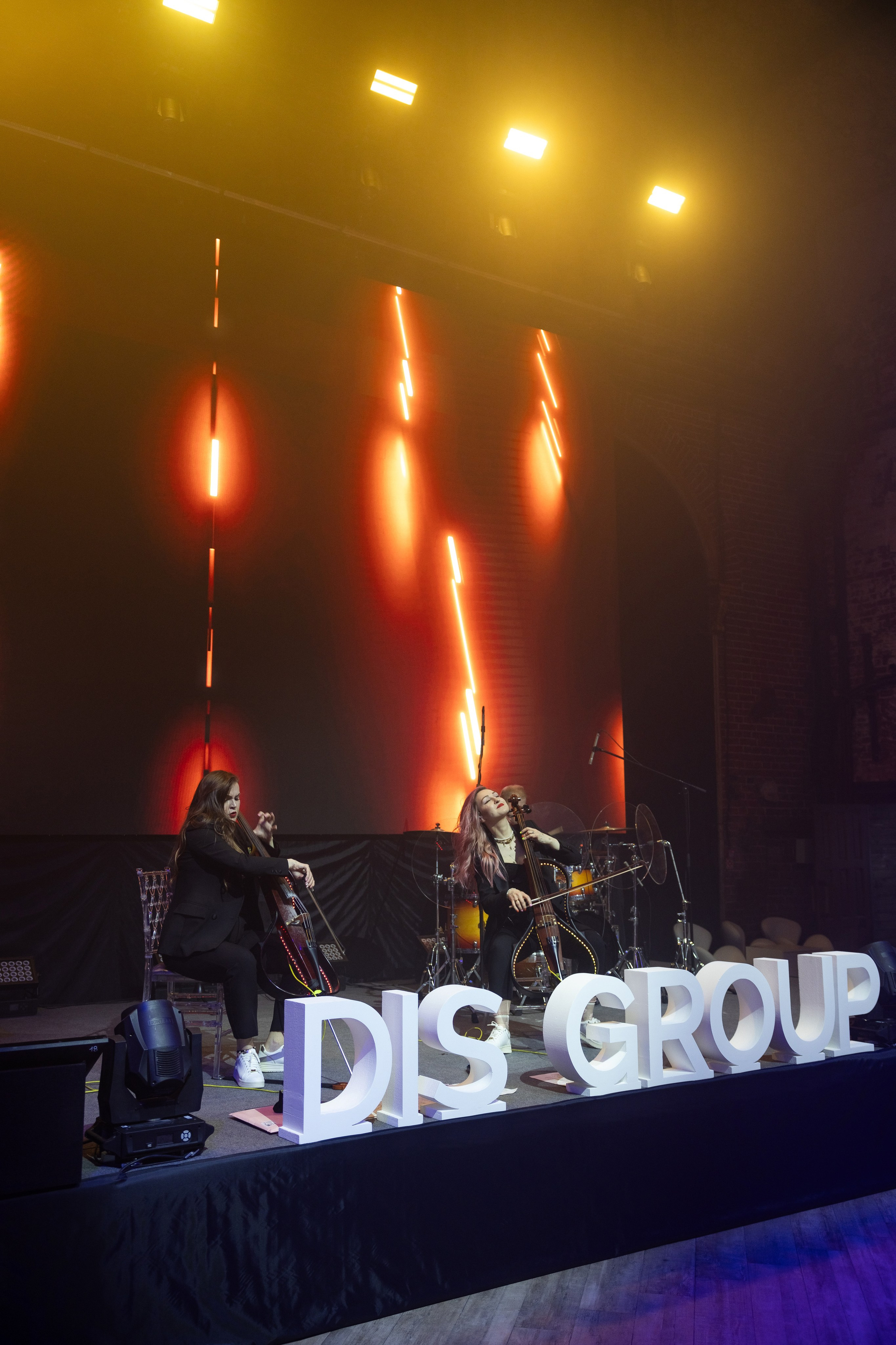 Data Summit 2025. Свадебный репортажный фотограф в Москве