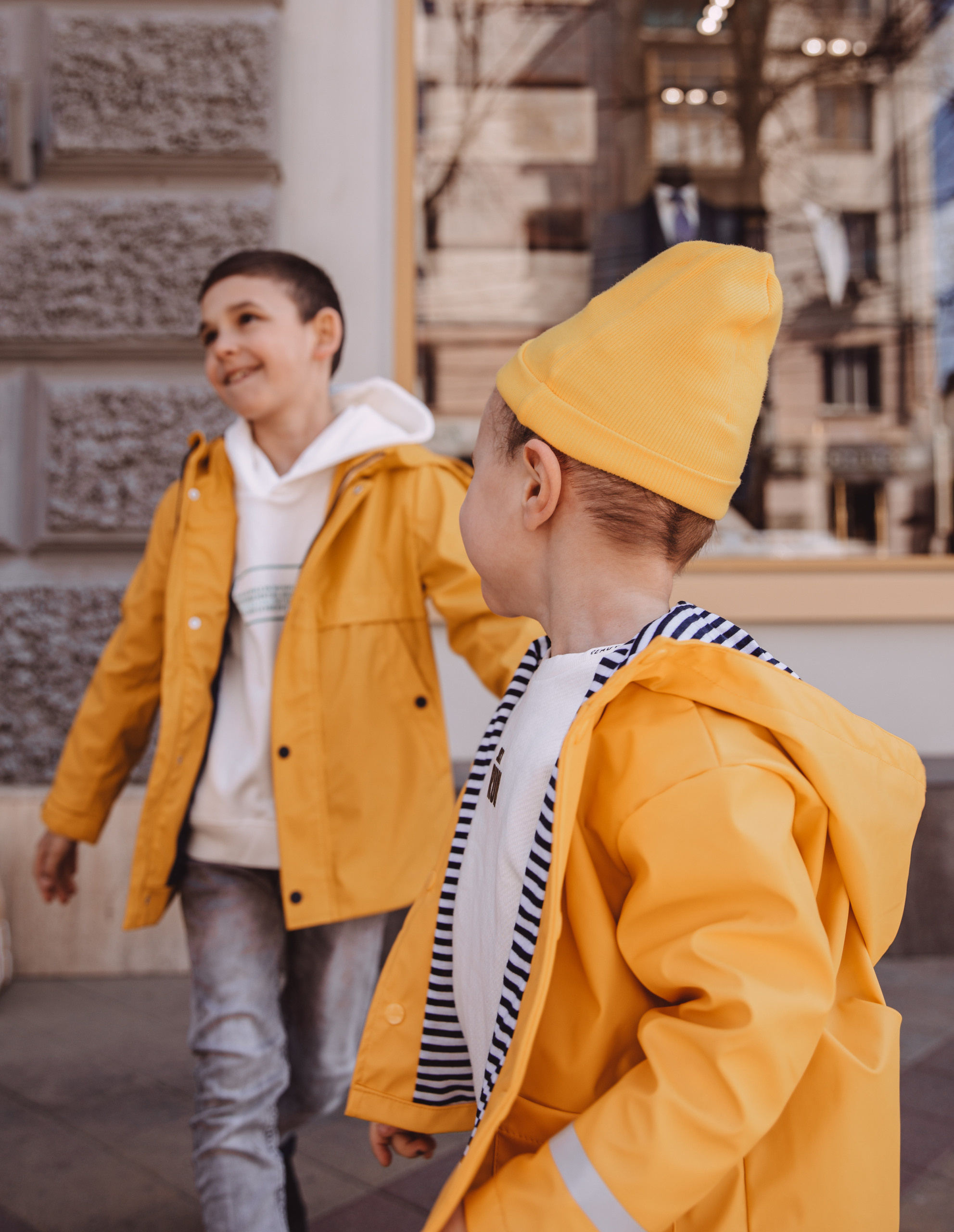 Уличная съемка с Олей и ее мальчиками. Фотограф в Краснодаре и Краснодарском крае