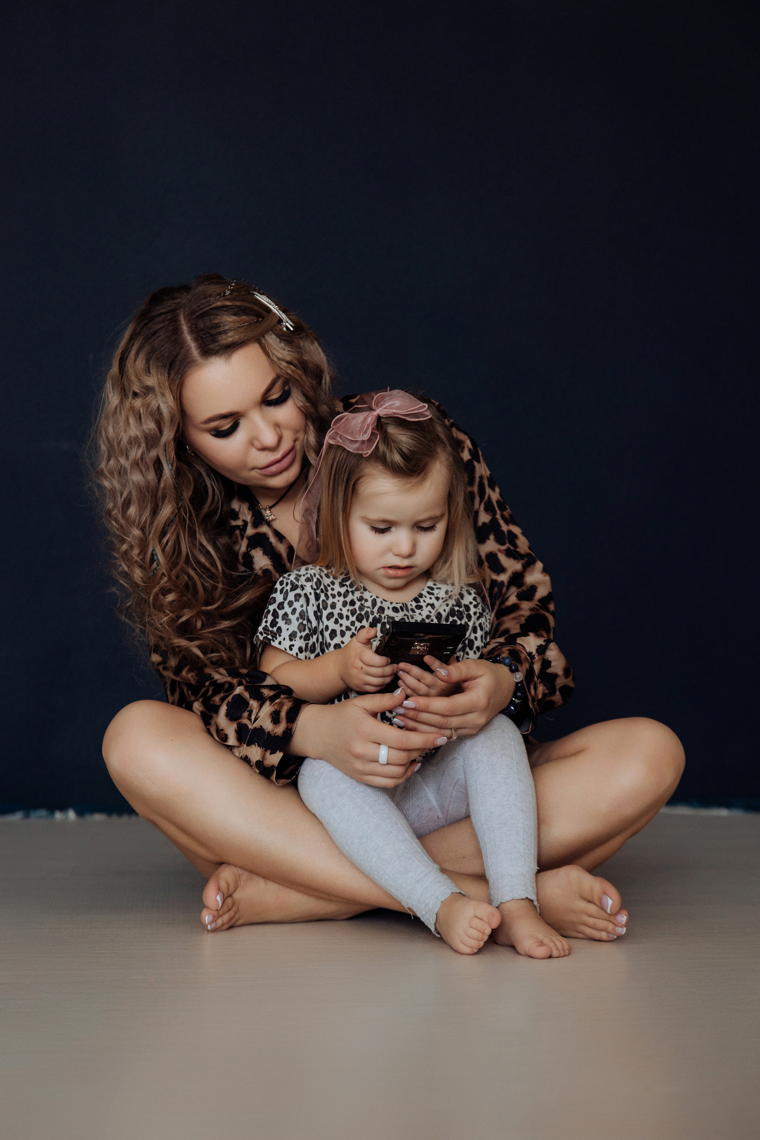 Катя с дочей. Фотограф женского портрета, беременности и материнства Харькова Елена