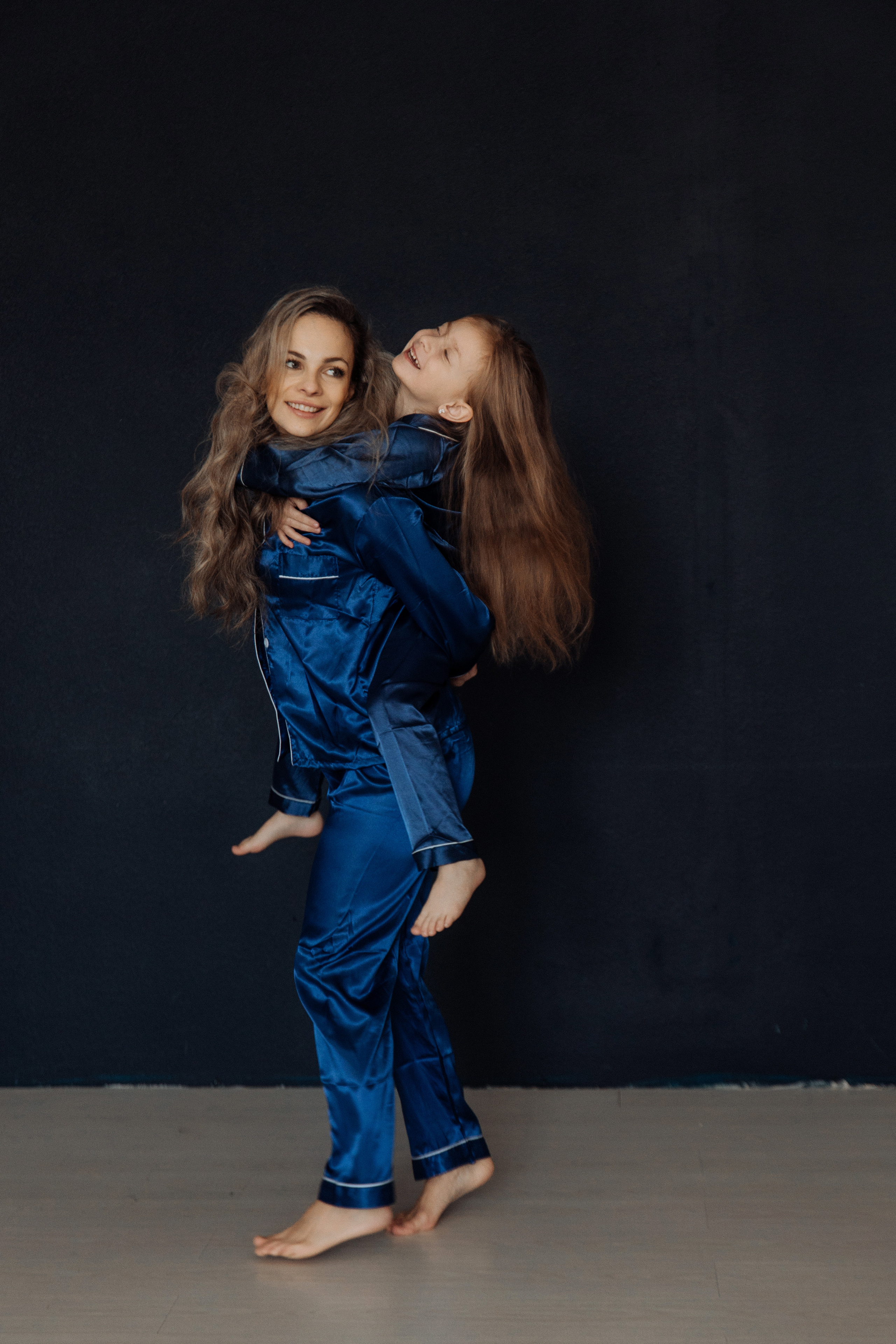 Лиза с дочей. Фотограф женского портрета, беременности и материнства Харькова Елена