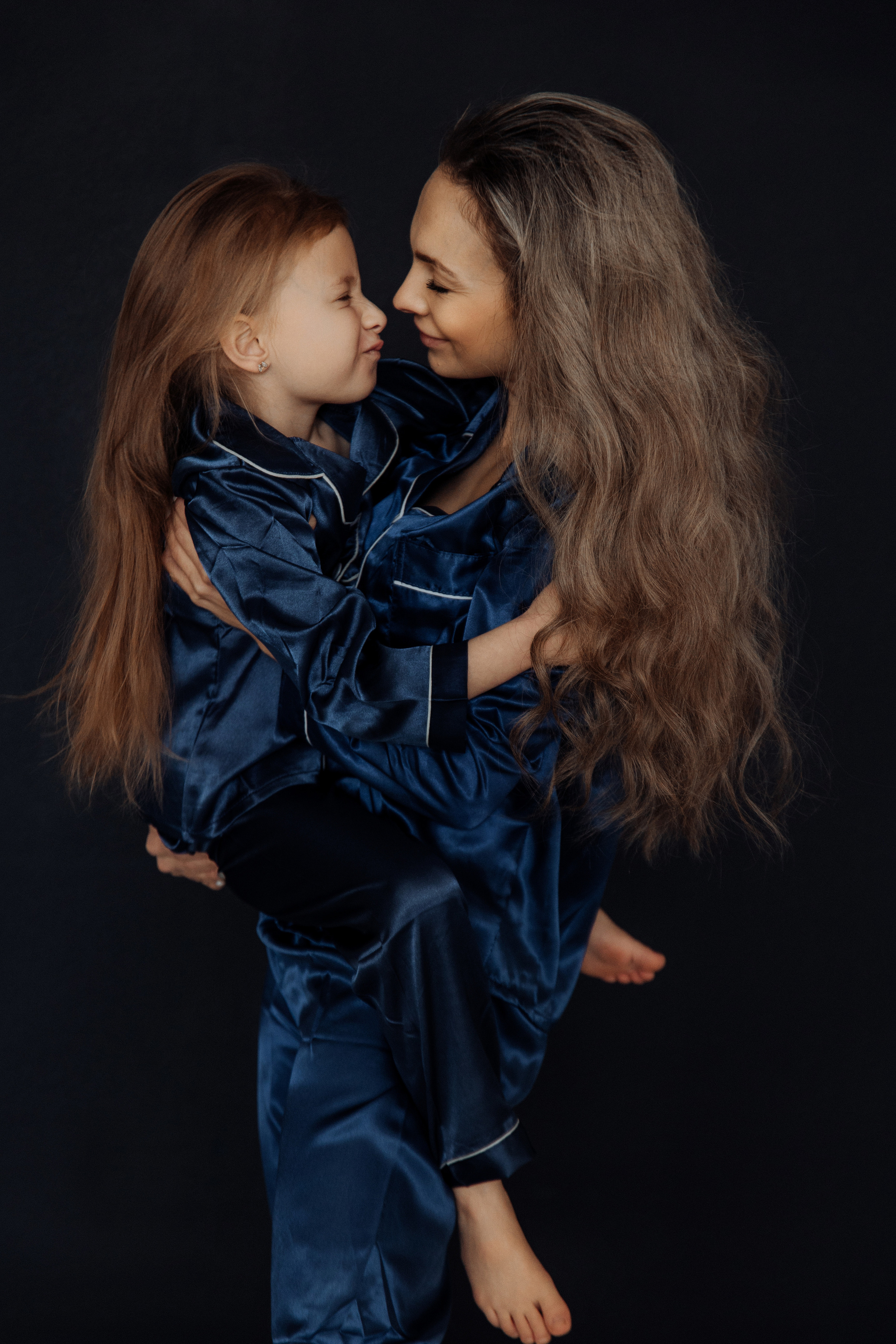 Лиза с дочей. Фотограф женского портрета, беременности и материнства Харькова Елена