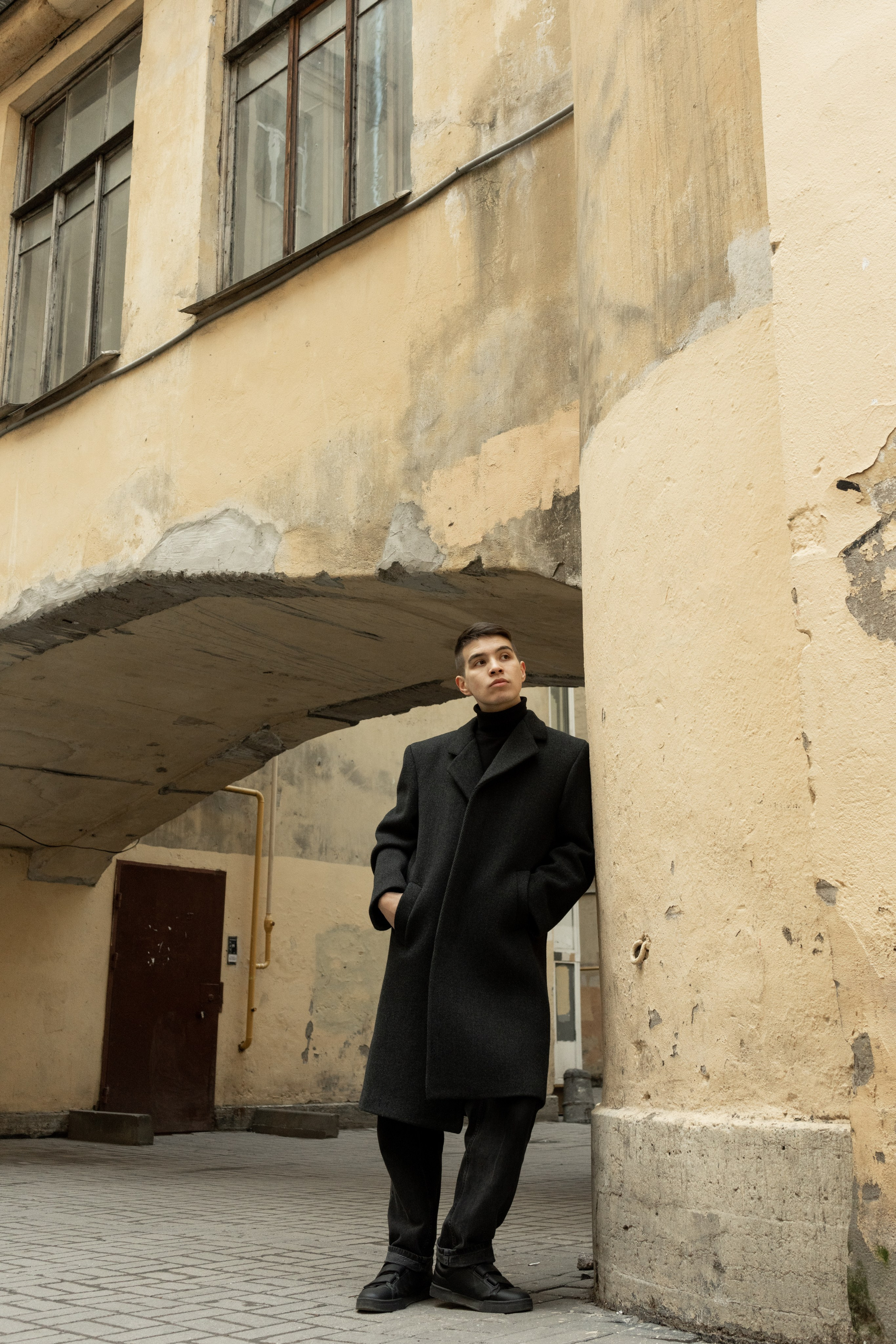 Фотосессия в проходных дворах и неклассическом центре СПб | Лена Голубева