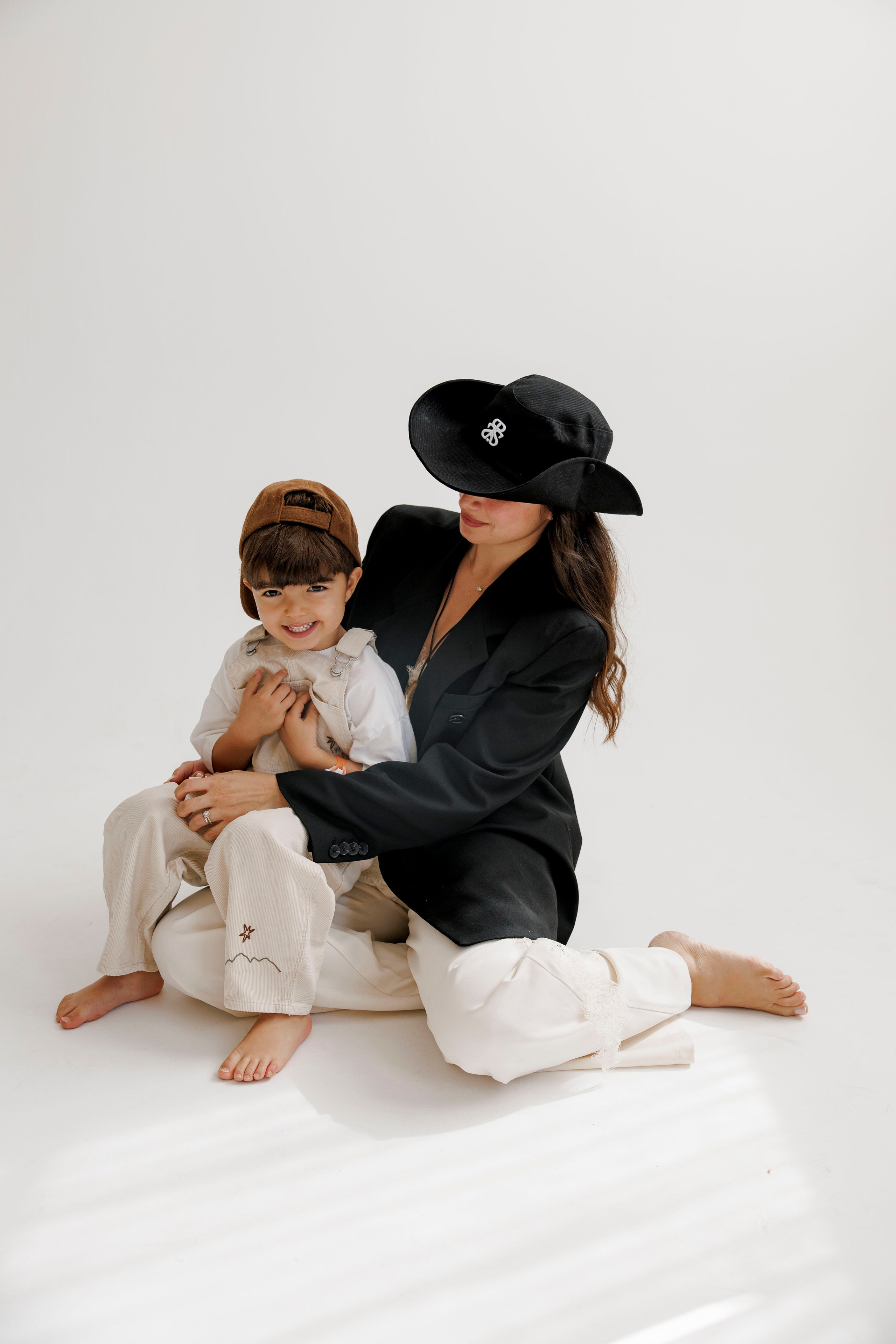 Family photoshoot inside the studio. Wedding and family photographer