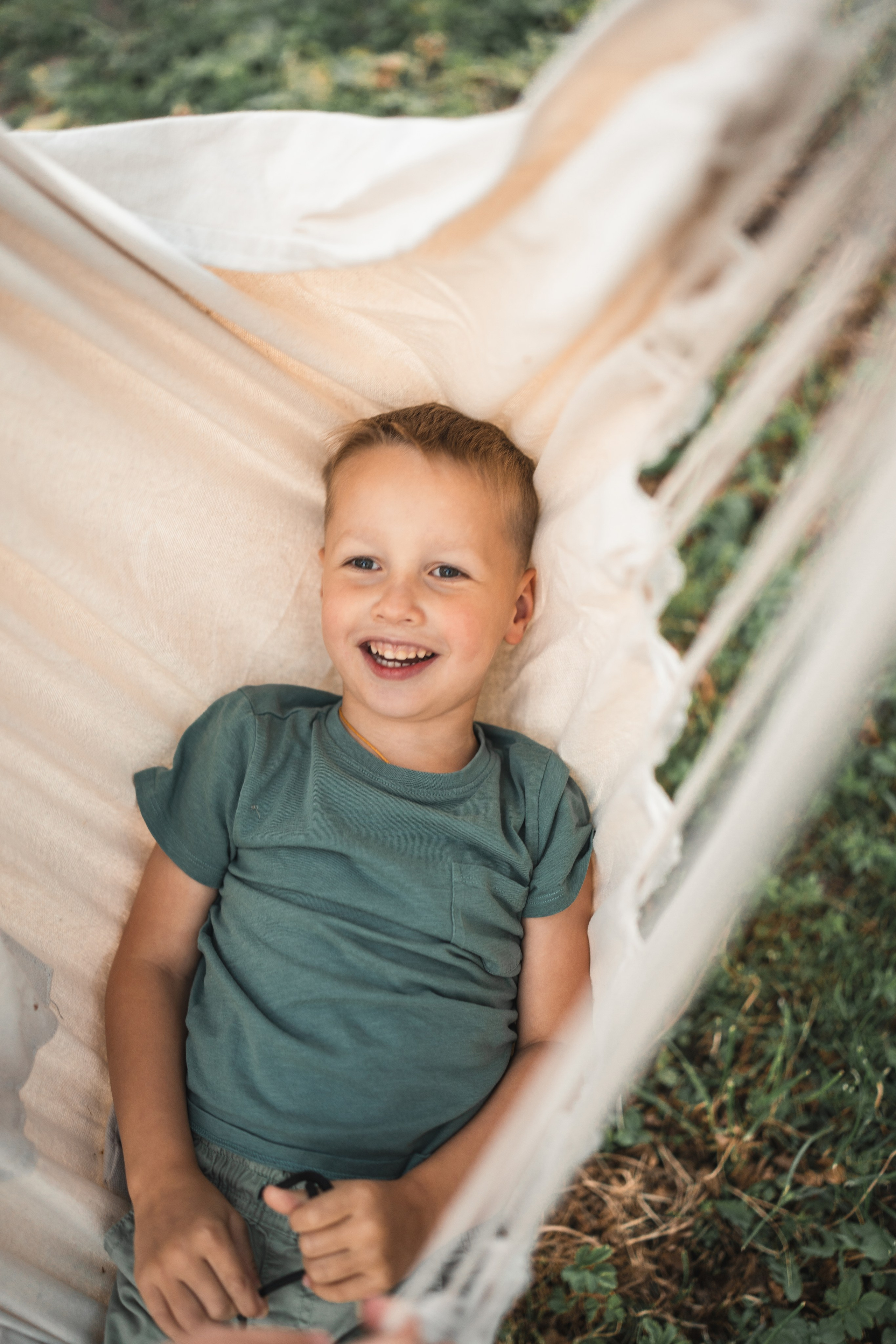 СЪЕМКА НА УЧАСТКЕ. Семья Юлии. Фотограф Марта Козел. Гродно, Беларусь