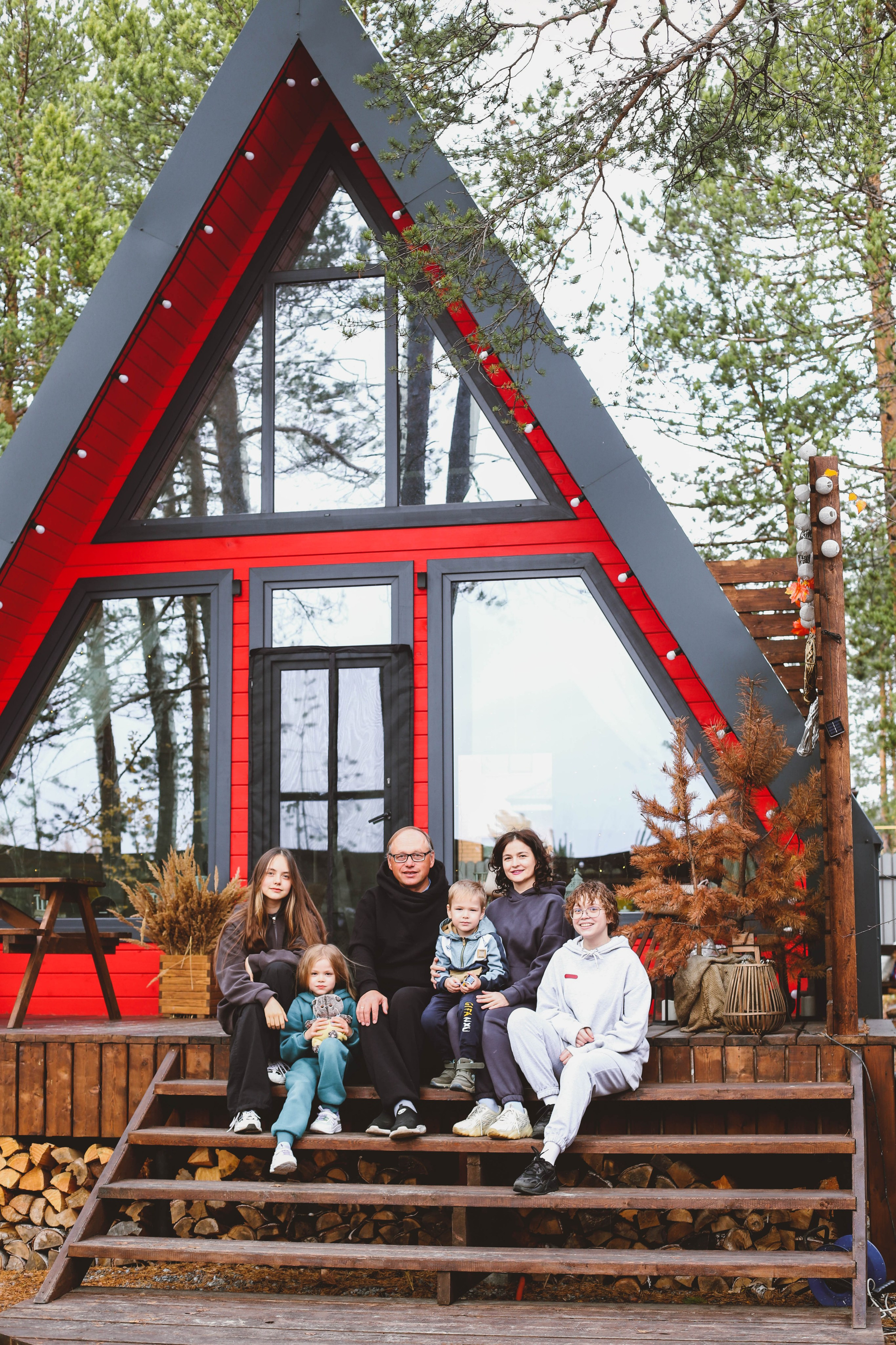 В красивом красном домике. Фотограф в Сургуте Брызгунова Анастасия