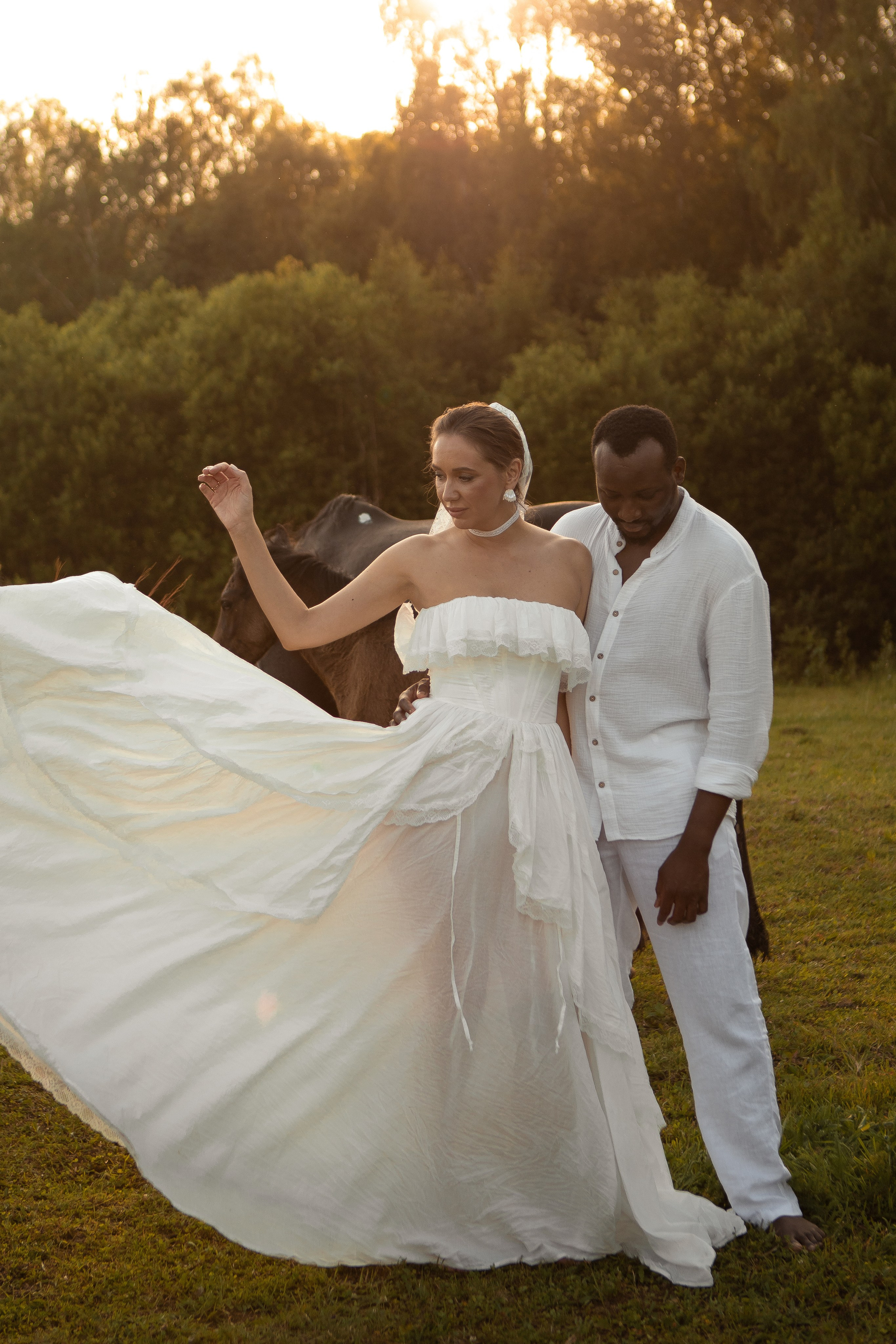 Свадебная фотосессия в Москве и Подмосковье. Свадебная фотосессия с лошадьми. Необычная фотосессия. Идеи для фотосъемки. Фотосессия на улице. Лучший фотограф Москвы.