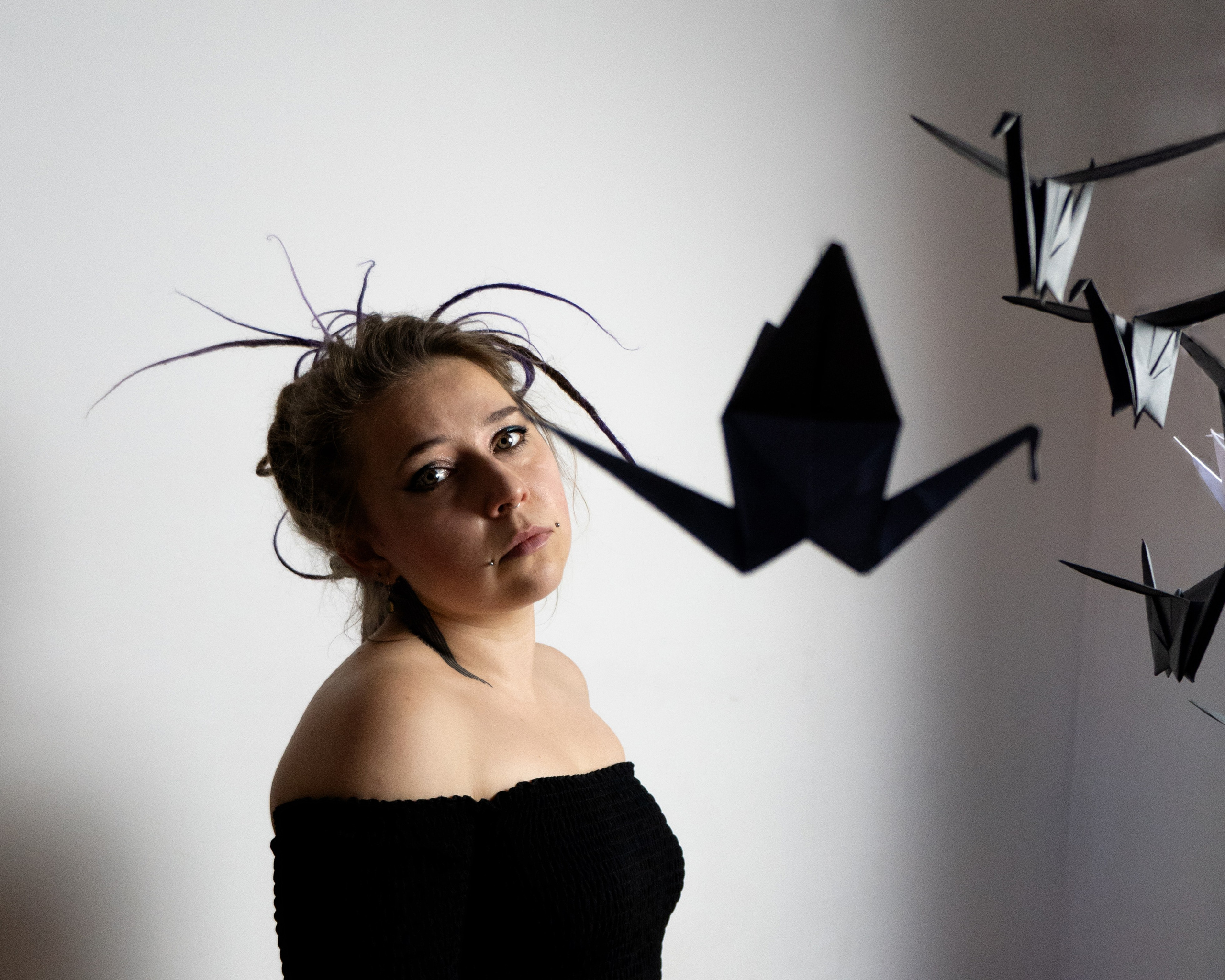 L’amica dei corvi. Fotografo Alina Imanbaeva Trieste e FVG