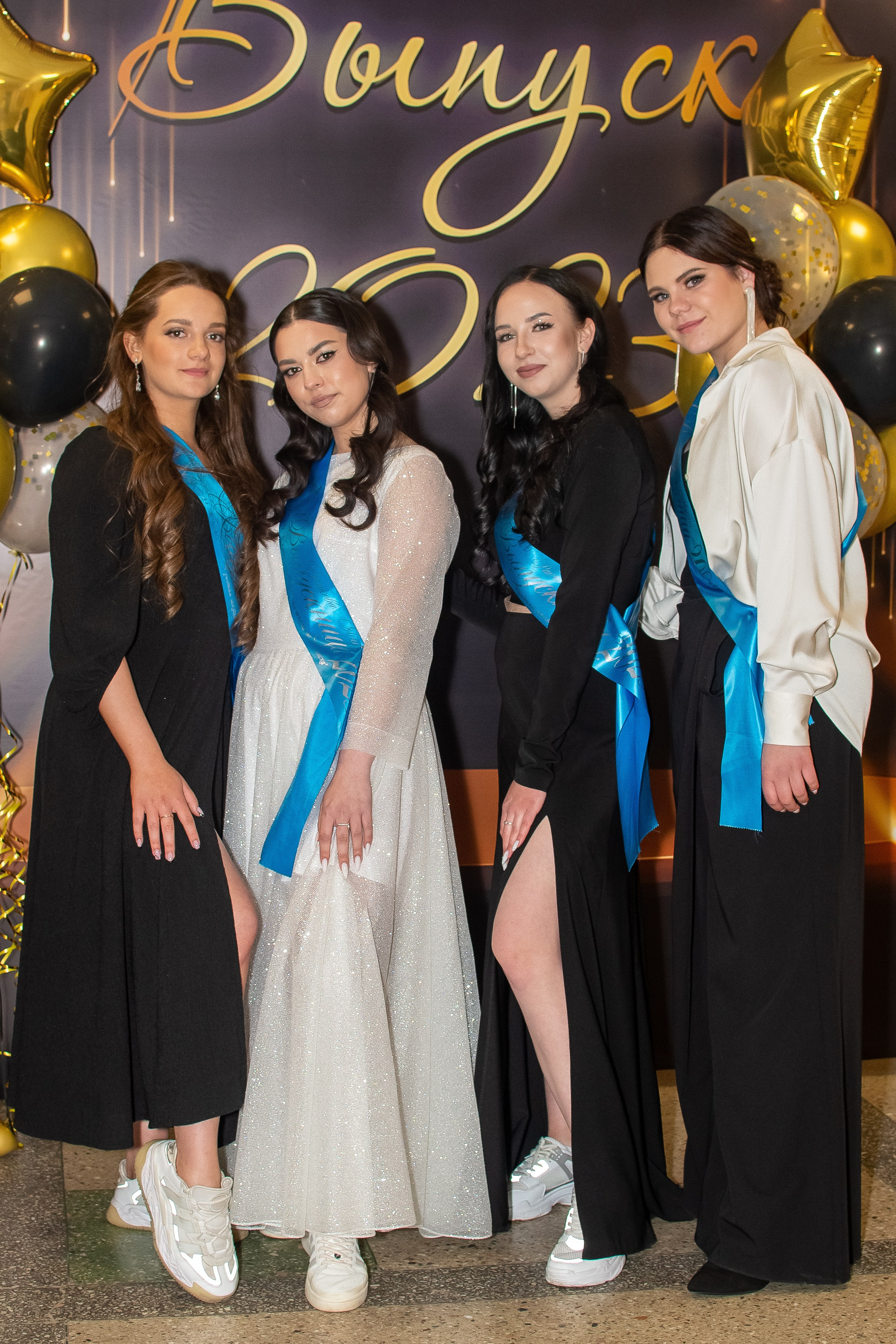 Выпускной 11 класс. Семейный фотограф на выписку из роддома и крещение Минск Настя Гришук