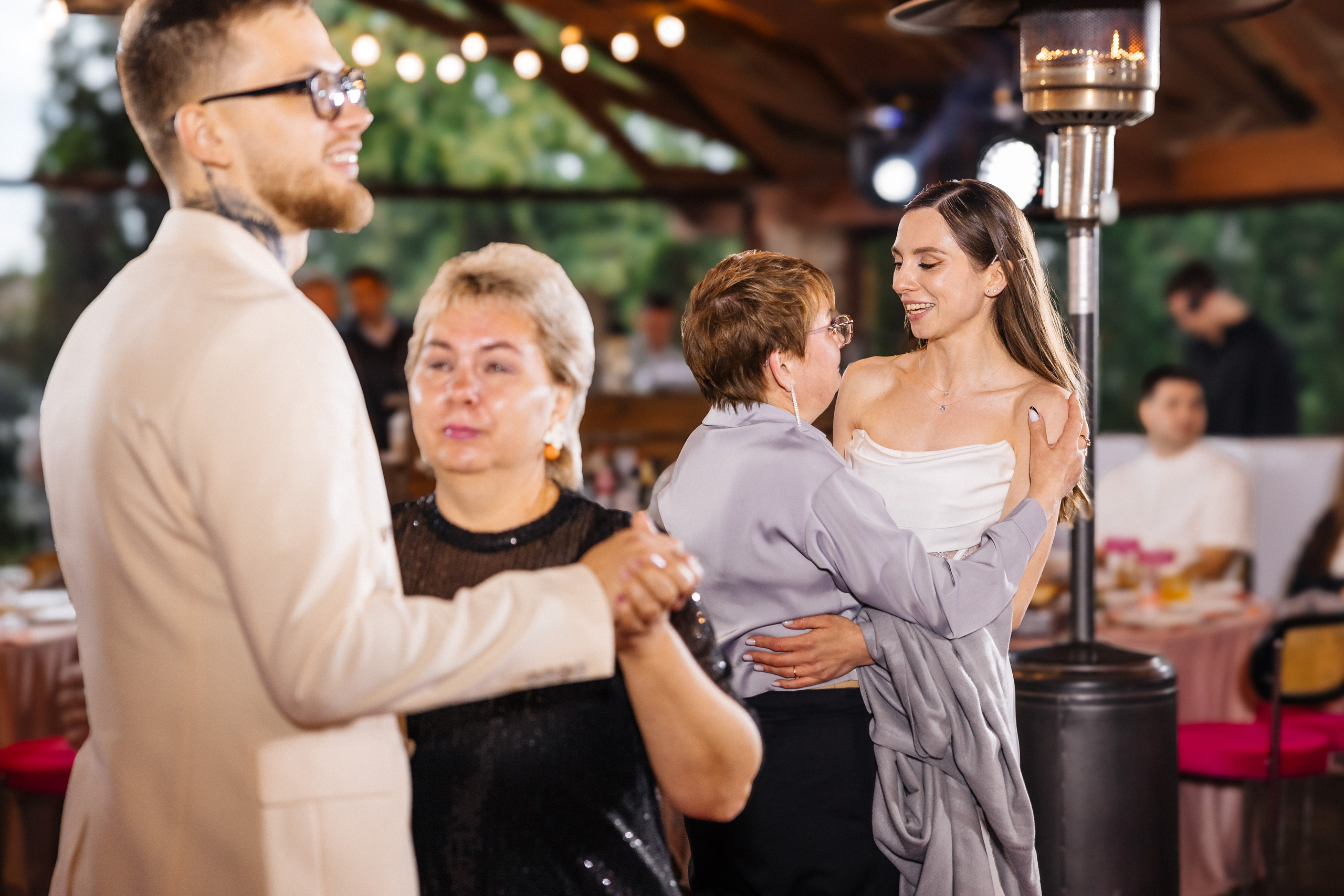 Свадебная съемка в Москве — Профессиональный свадебный фотограф для вашей свадьбы, фото и видео услуги. Фотограф Аделина Raw