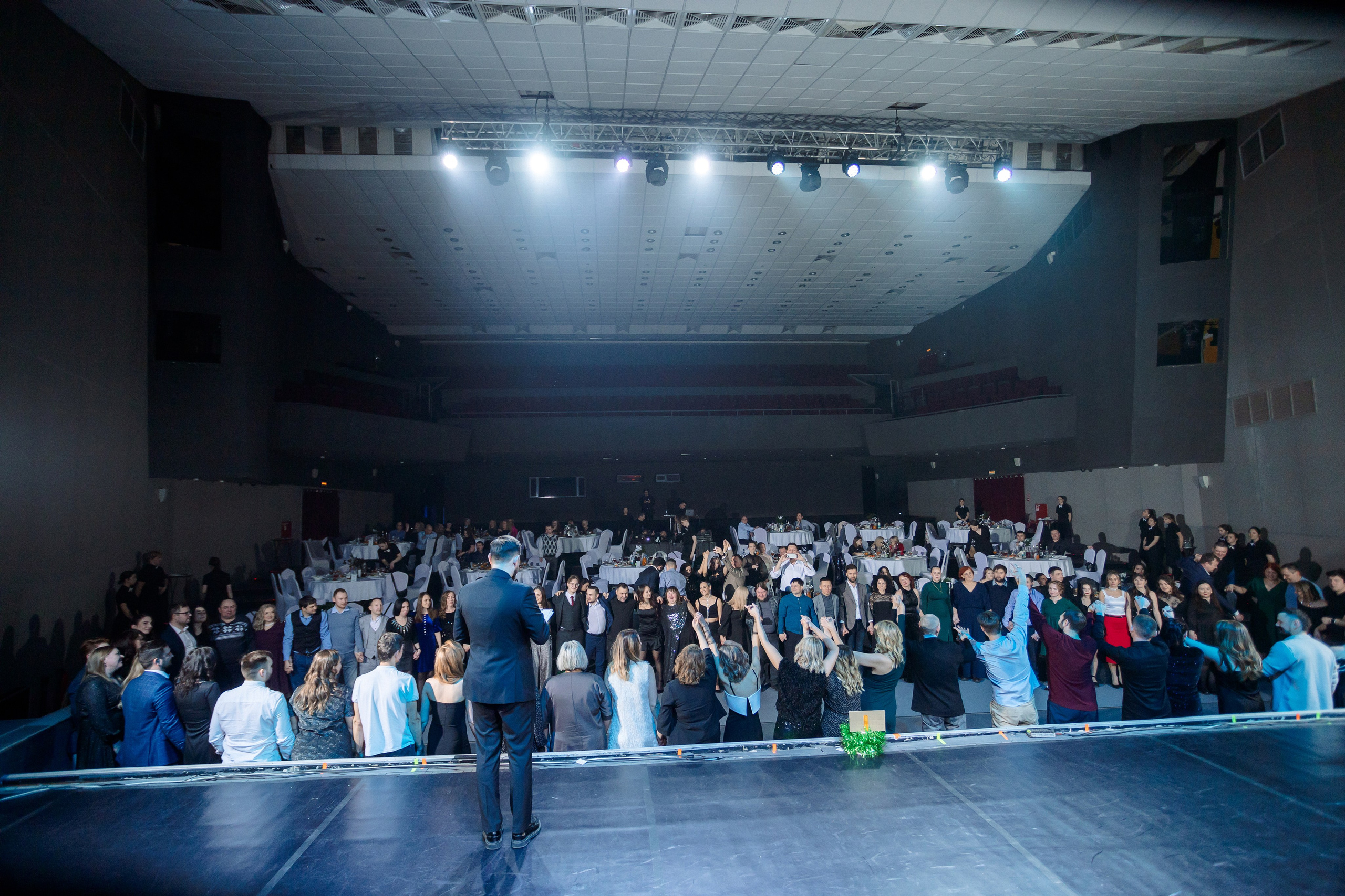 РЕПОРТАЖ: НОВЫЙ ГОД В ДК МЕТАЛЛУРГ. Профессиональный фотограф в Ижевске Леша Петров