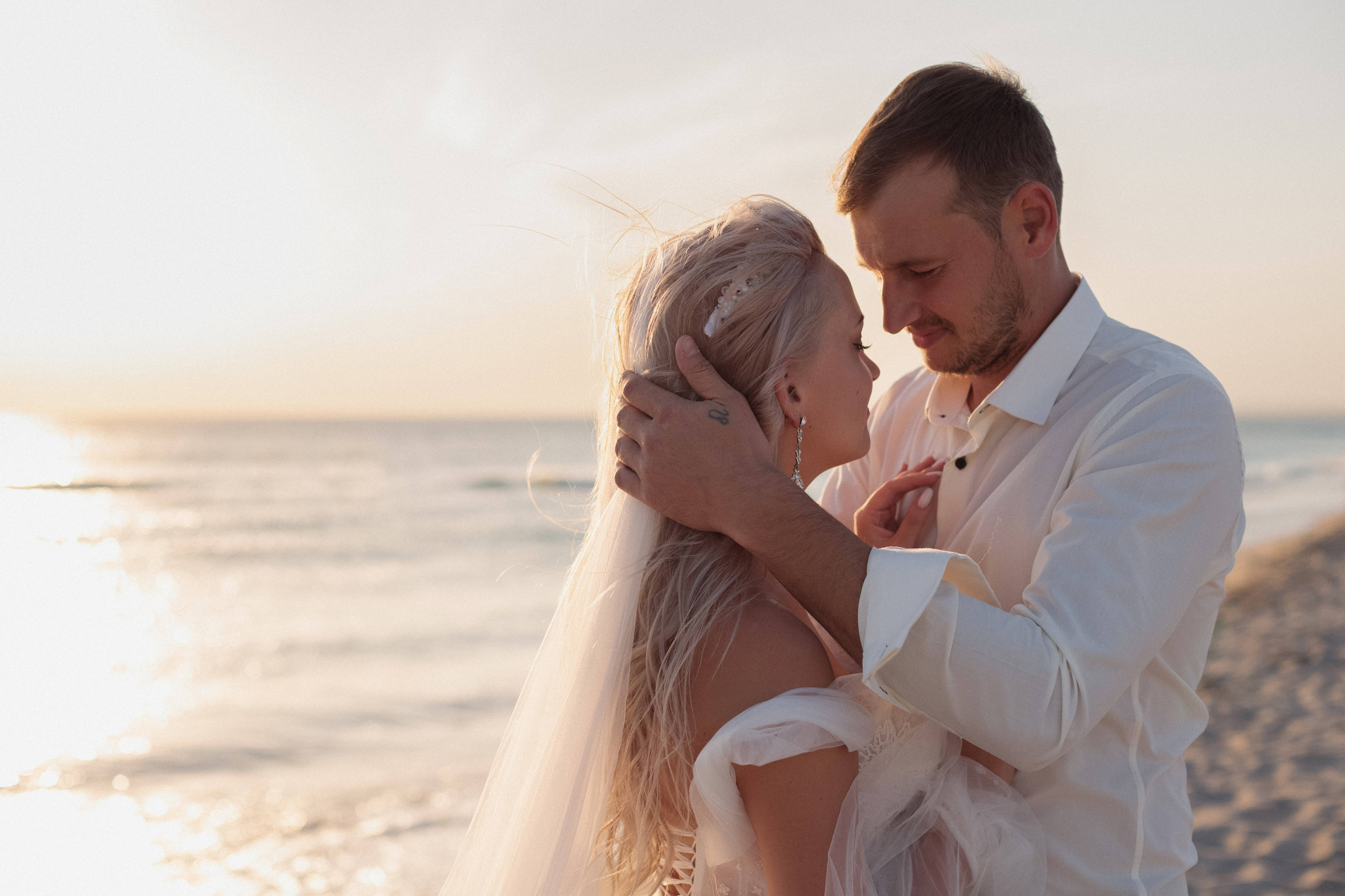 «Начало любви на побережье Поповки: история свадьбы, застывшая в кадре». Свадебный фотограф Мироманов Николай в Крыму