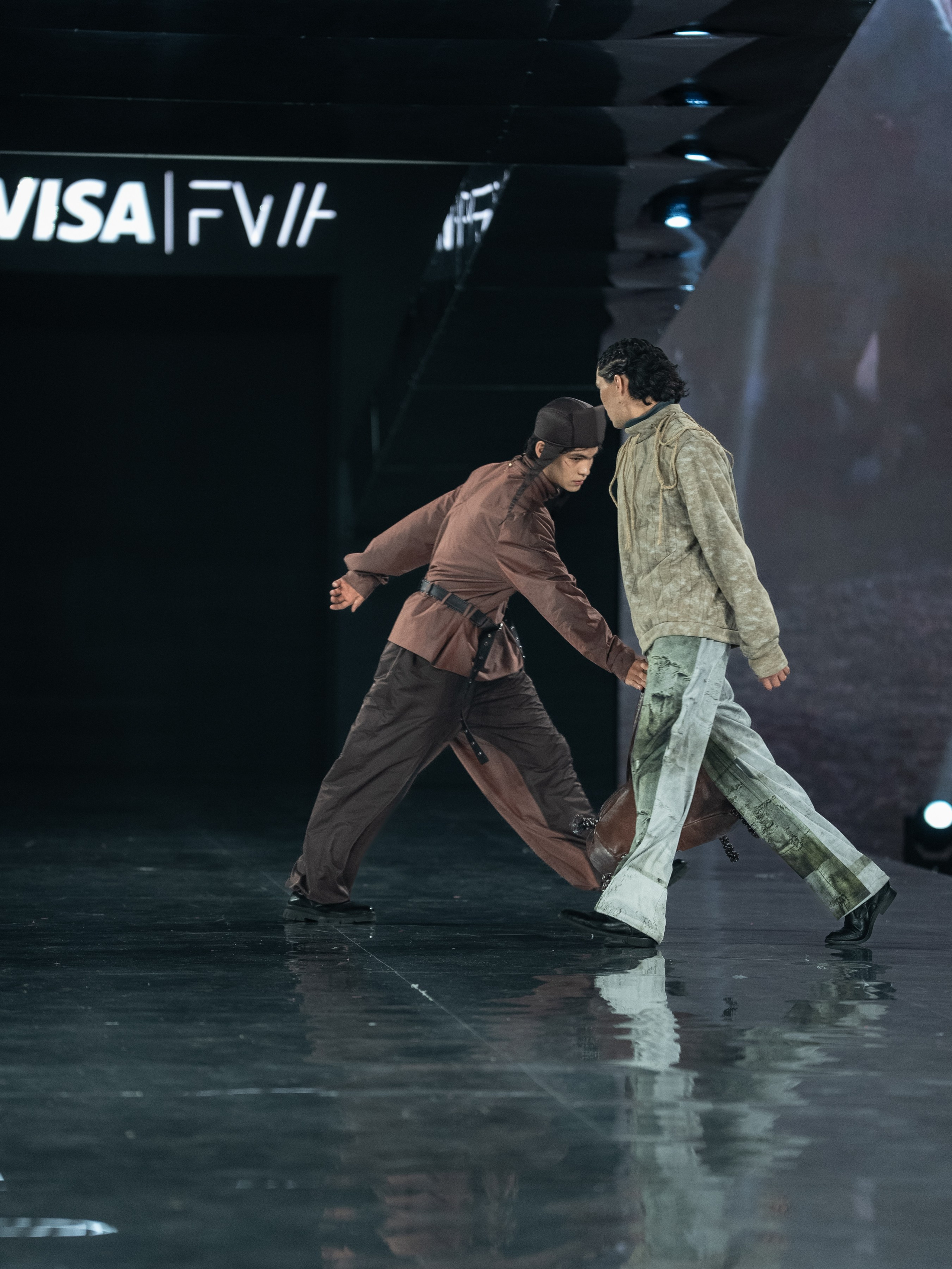 Visa Fashion Week Almaty Pre-Fall 2026 GAZHAIYIP. Сайт Алматинского НЮ АРТ, будуар и фэшн фотографа Дениса Карпенко