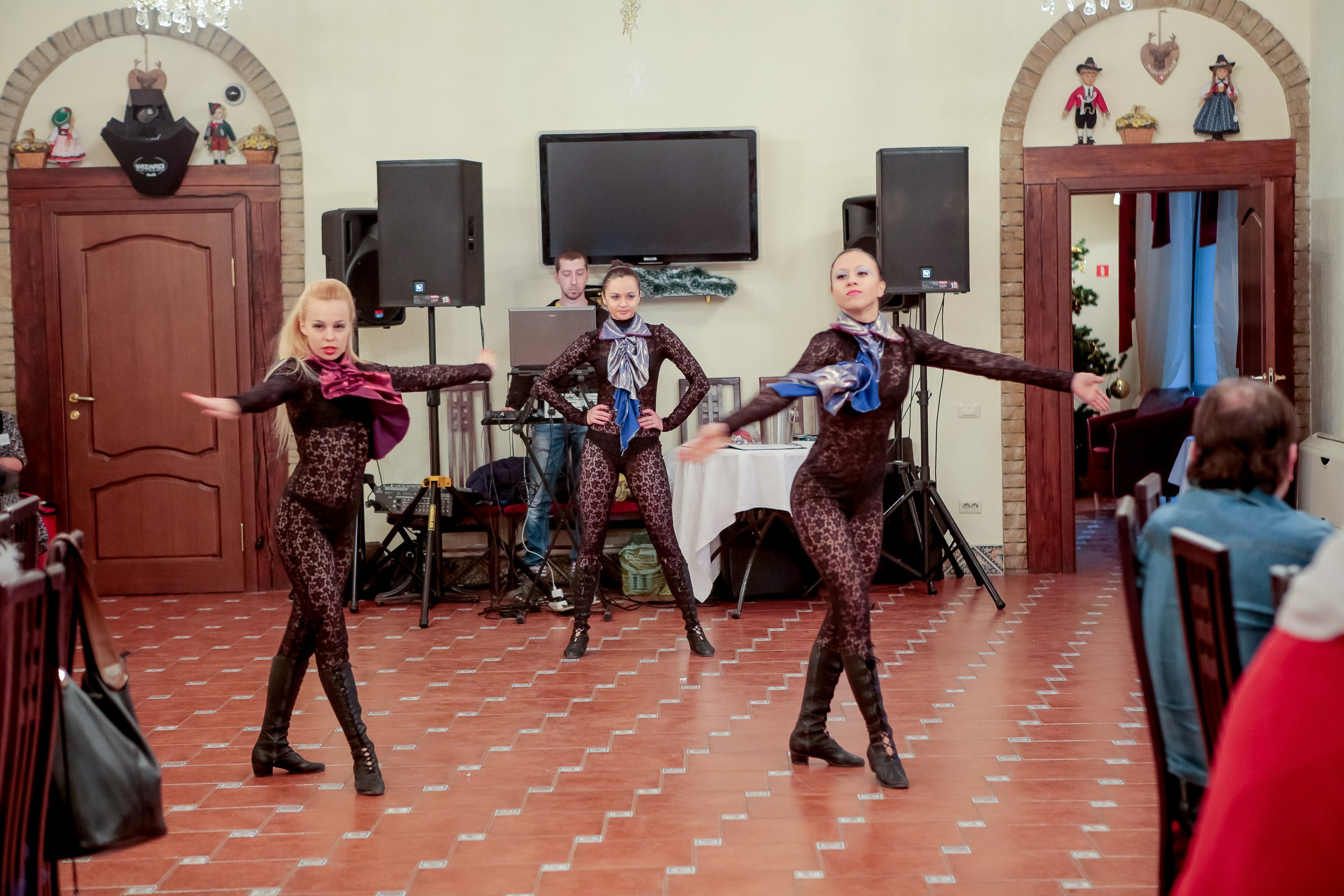 Корпоратив. Max Matvich and Victoria Basova are professionals in their field